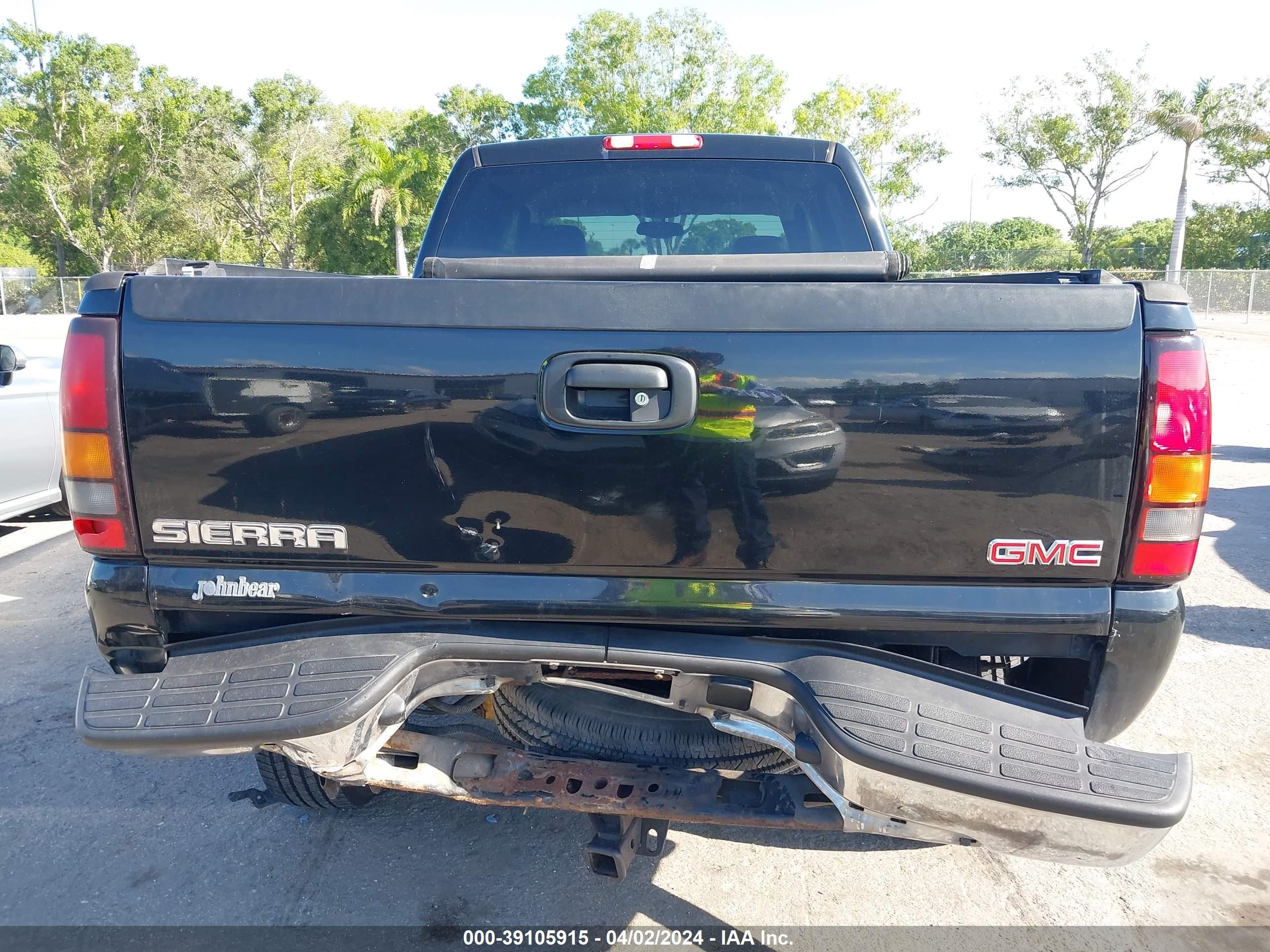 Photo 15 VIN: 1GTHK23D27F110658 - GMC SIERRA 