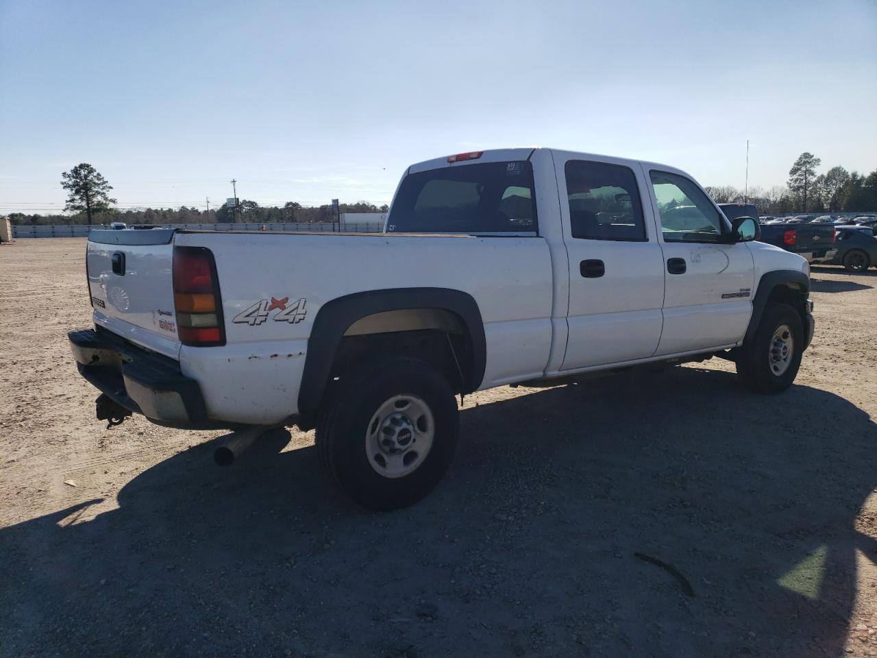 Photo 2 VIN: 1GTHK23D36F153775 - GMC SIERRA 