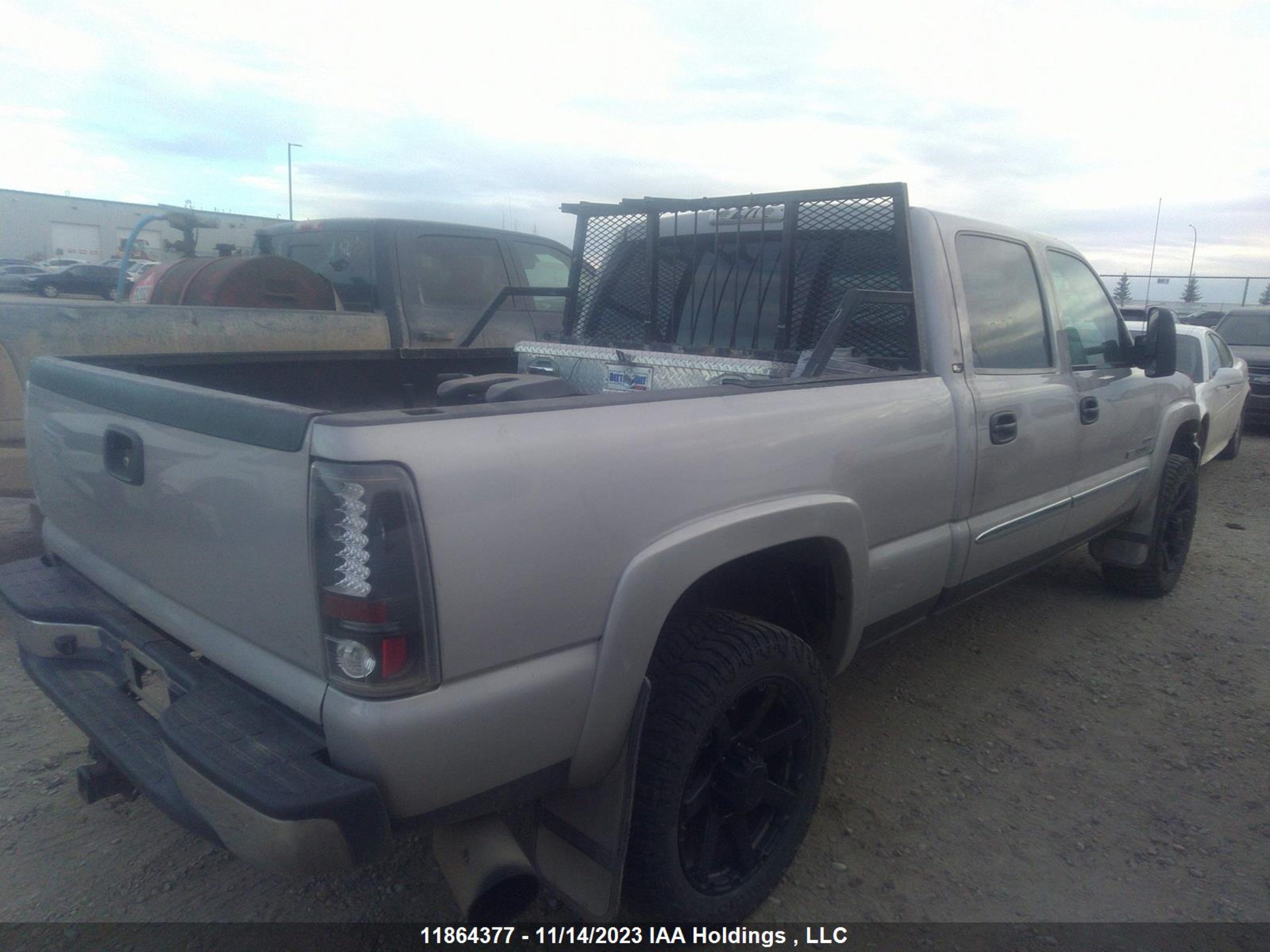 Photo 3 VIN: 1GTHK23D47F125579 - GMC SIERRA 