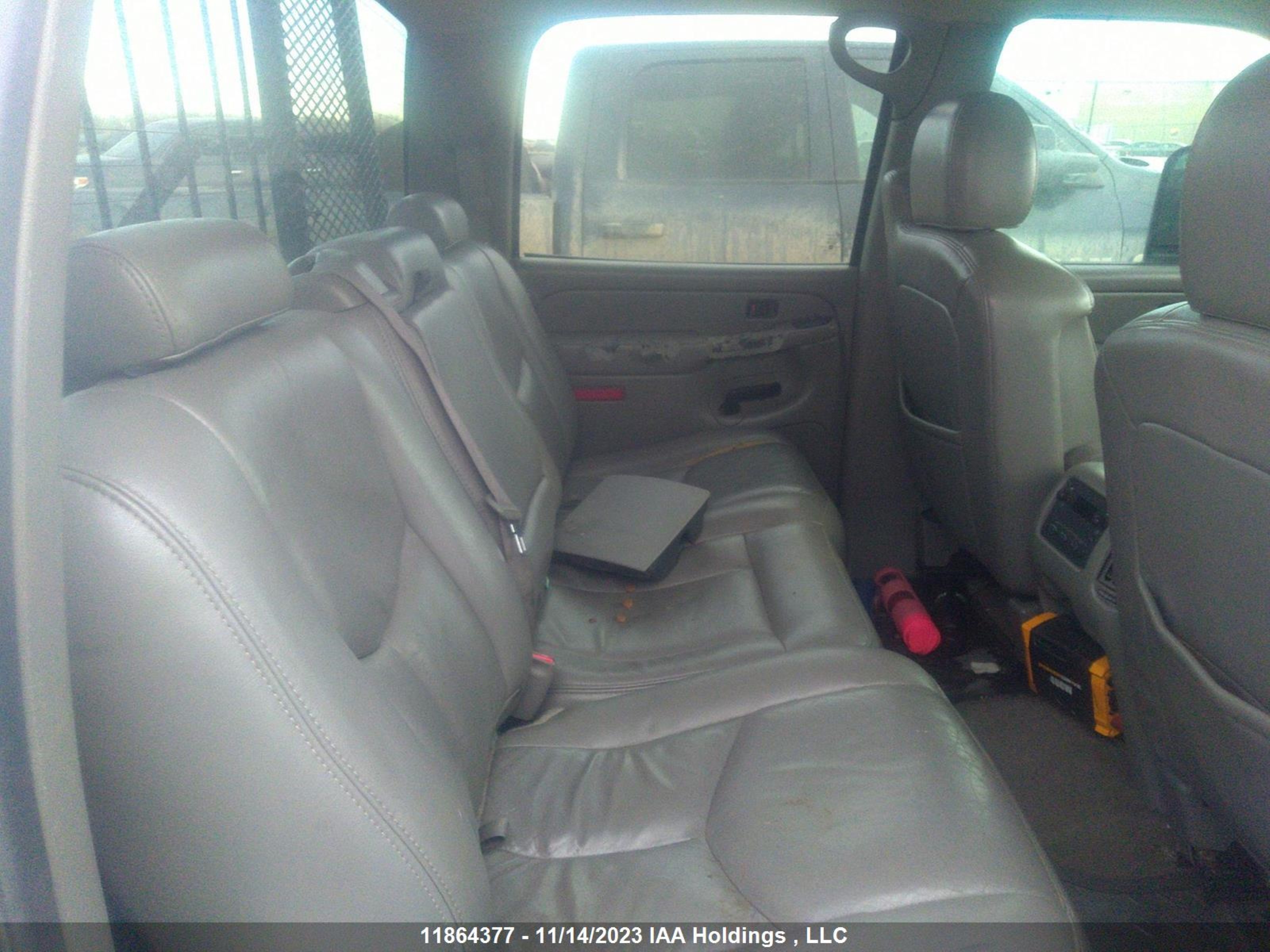 Photo 7 VIN: 1GTHK23D47F125579 - GMC SIERRA 