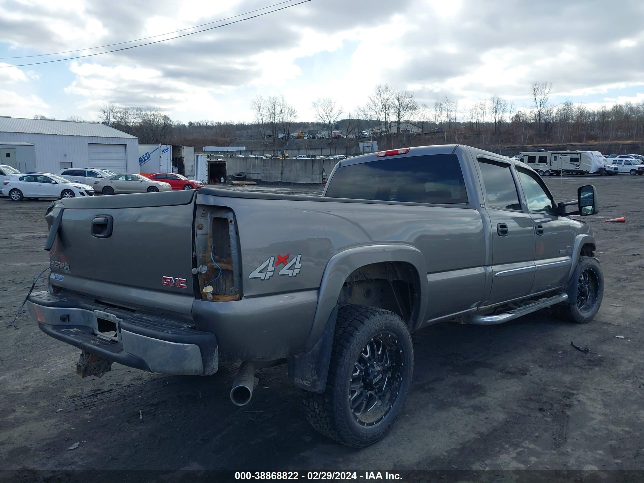 Photo 3 VIN: 1GTHK23D66F150496 - GMC SIERRA 