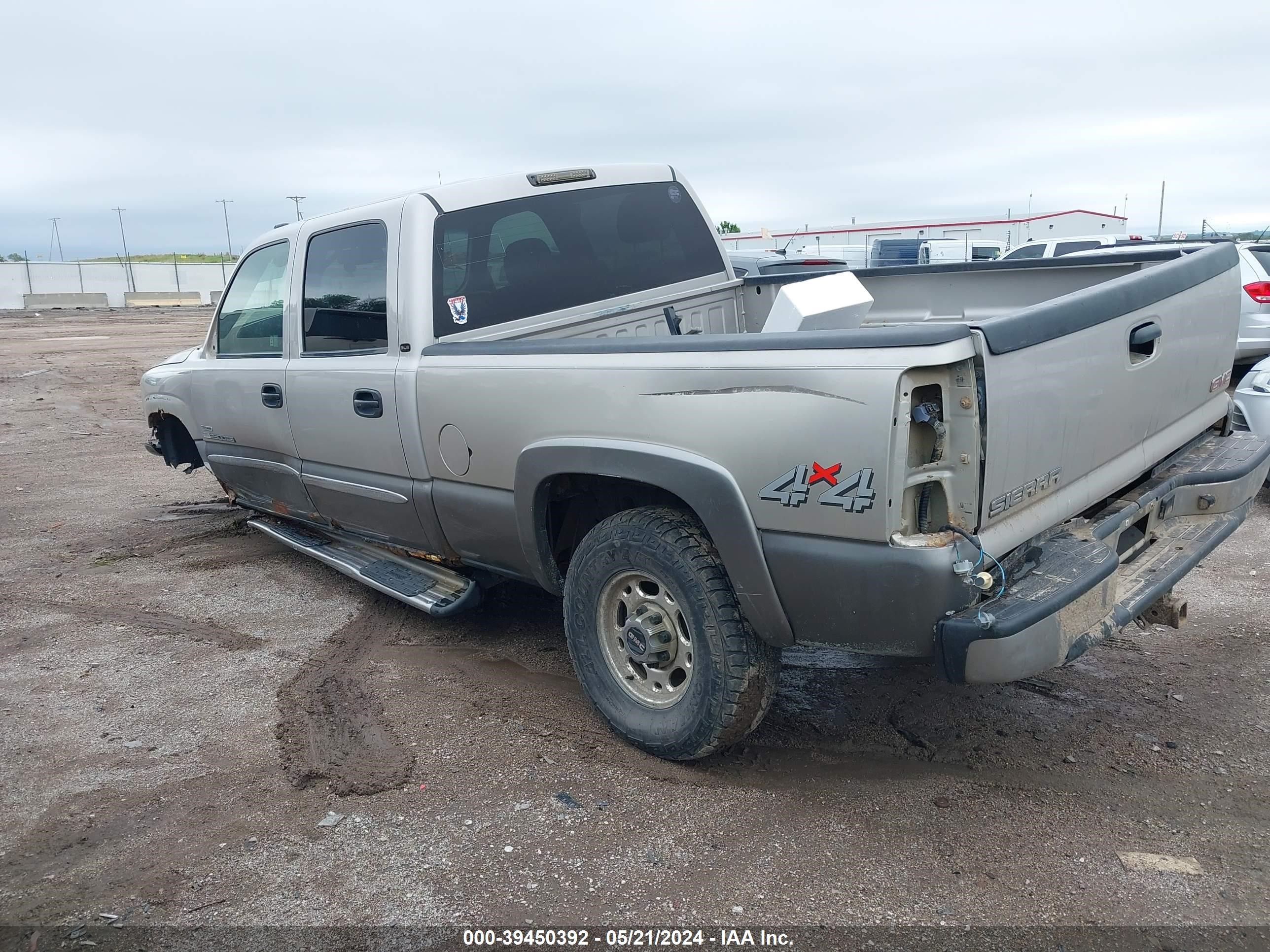 Photo 2 VIN: 1GTHK23D76F206221 - GMC SIERRA 