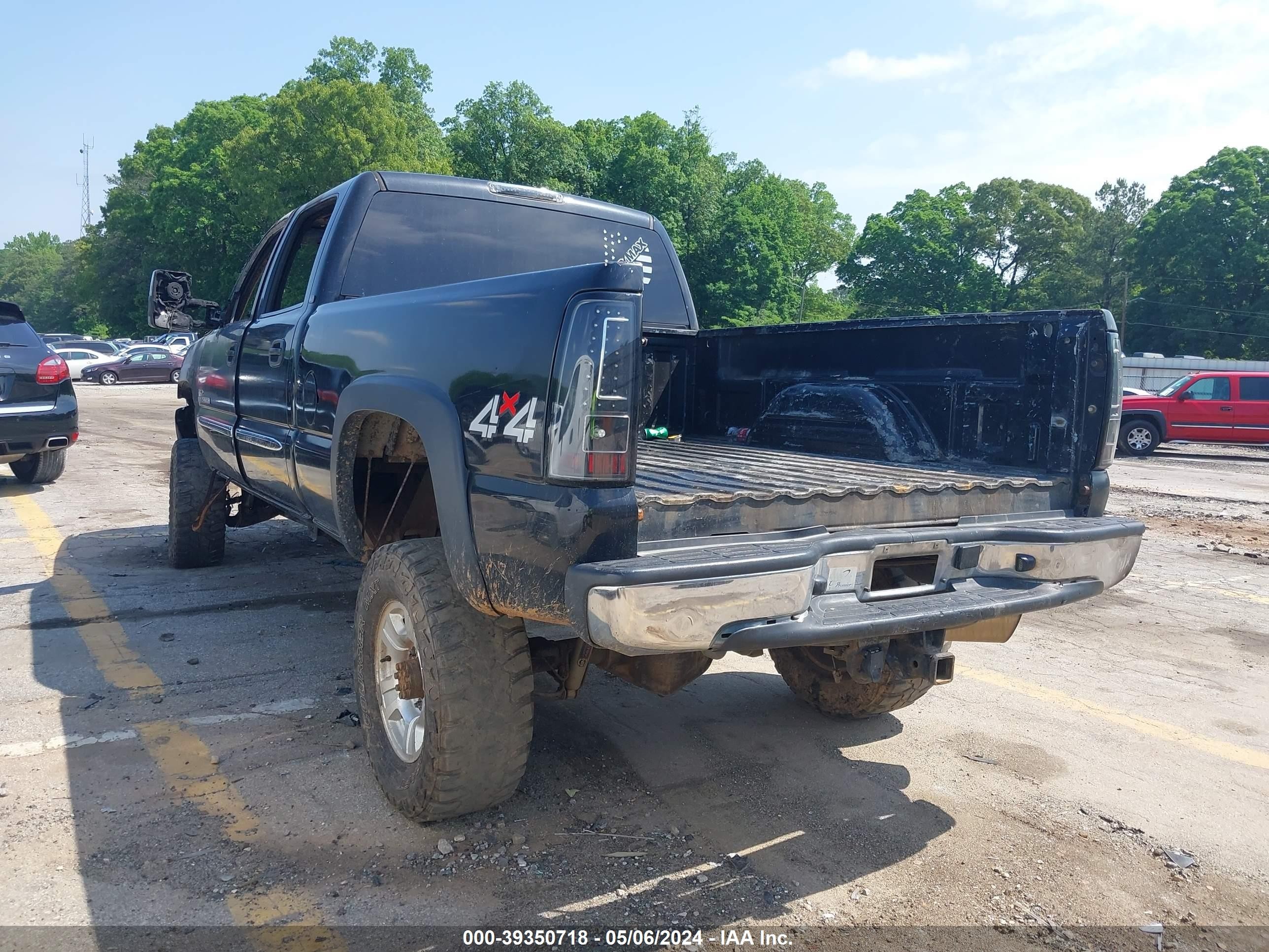 Photo 2 VIN: 1GTHK23D76F235248 - GMC SIERRA 