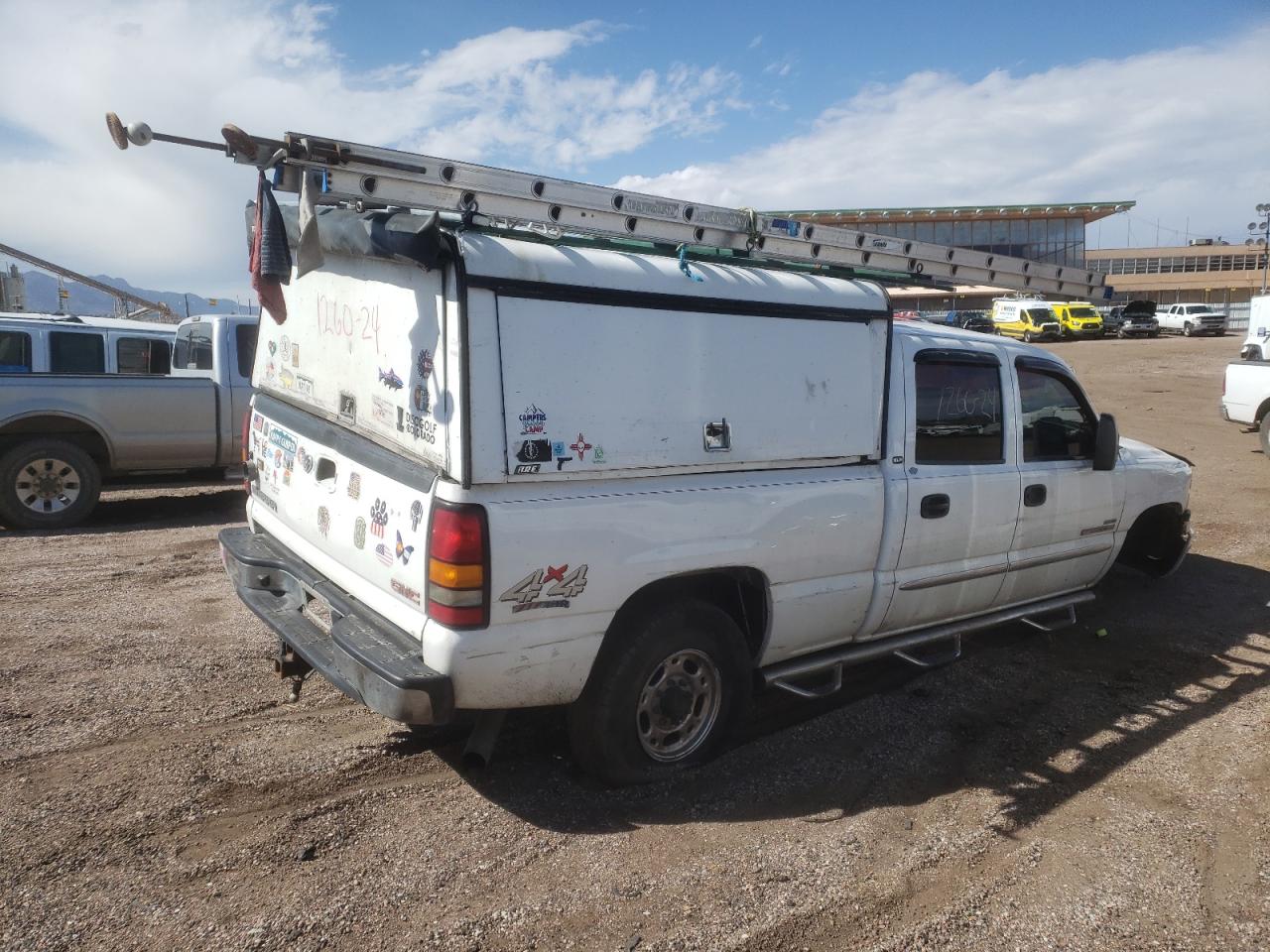 Photo 2 VIN: 1GTHK23D97F171750 - GMC SIERRA 