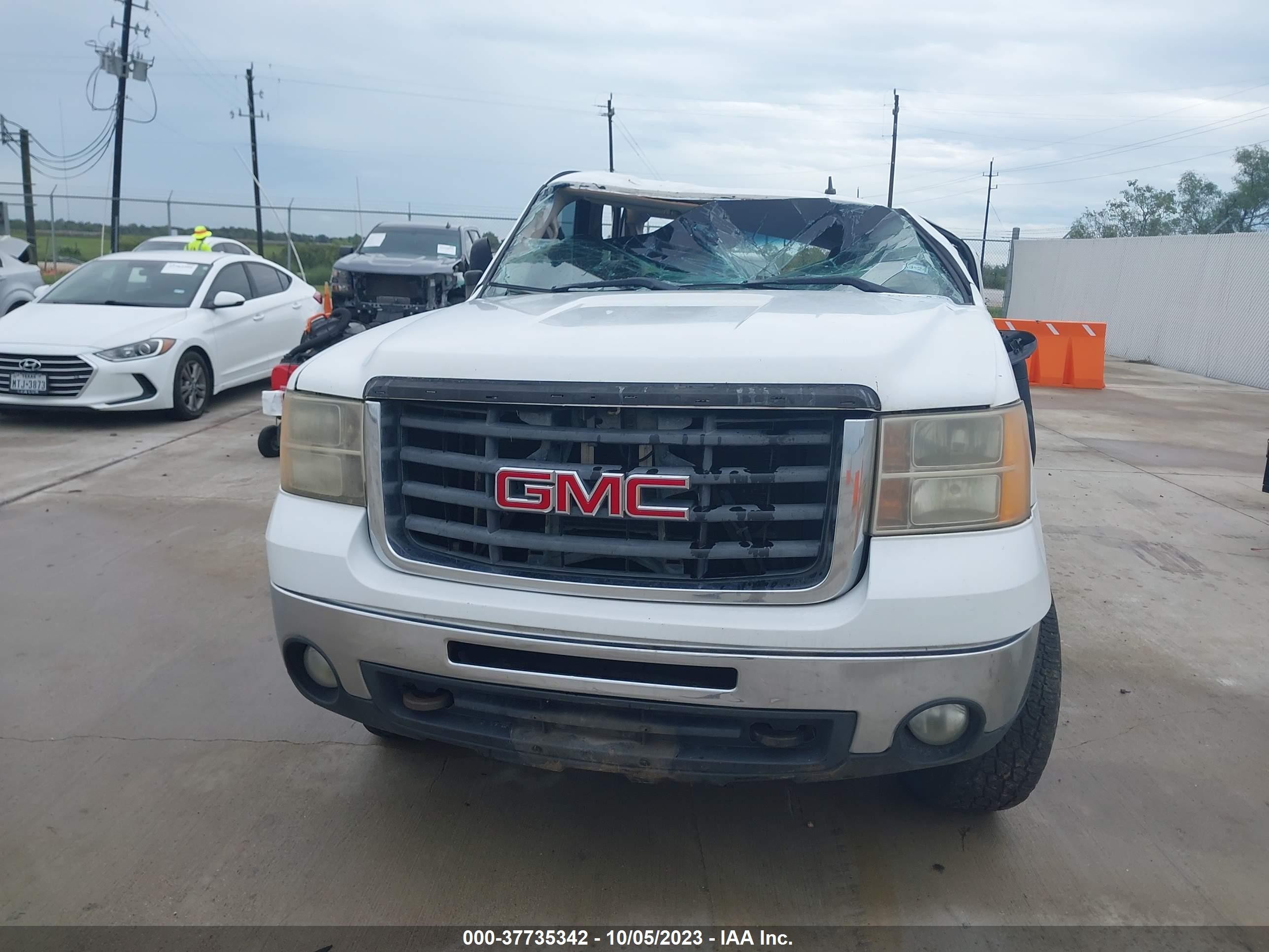 Photo 11 VIN: 1GTHK23K87F562077 - GMC SIERRA 