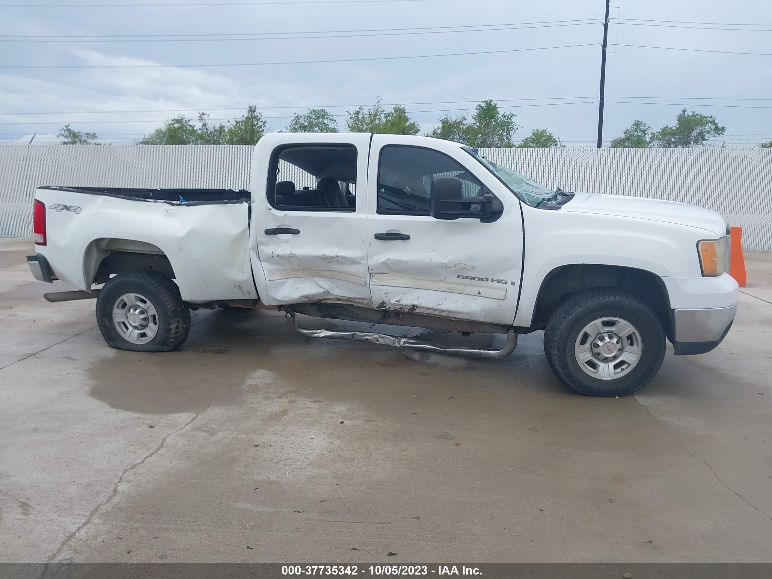 Photo 12 VIN: 1GTHK23K87F562077 - GMC SIERRA 