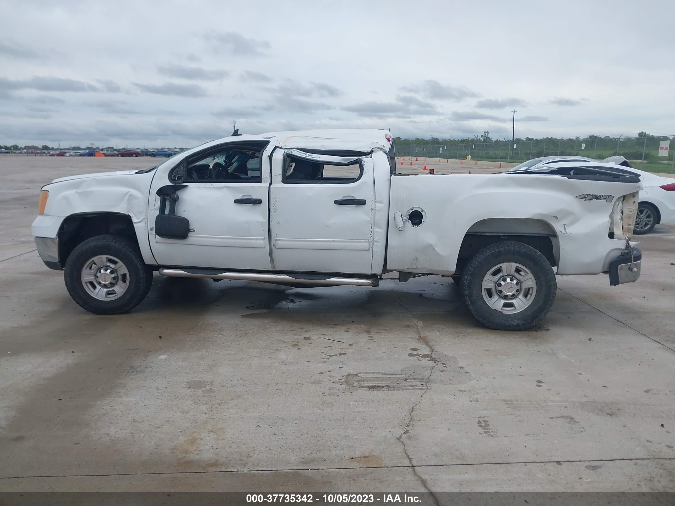 Photo 13 VIN: 1GTHK23K87F562077 - GMC SIERRA 