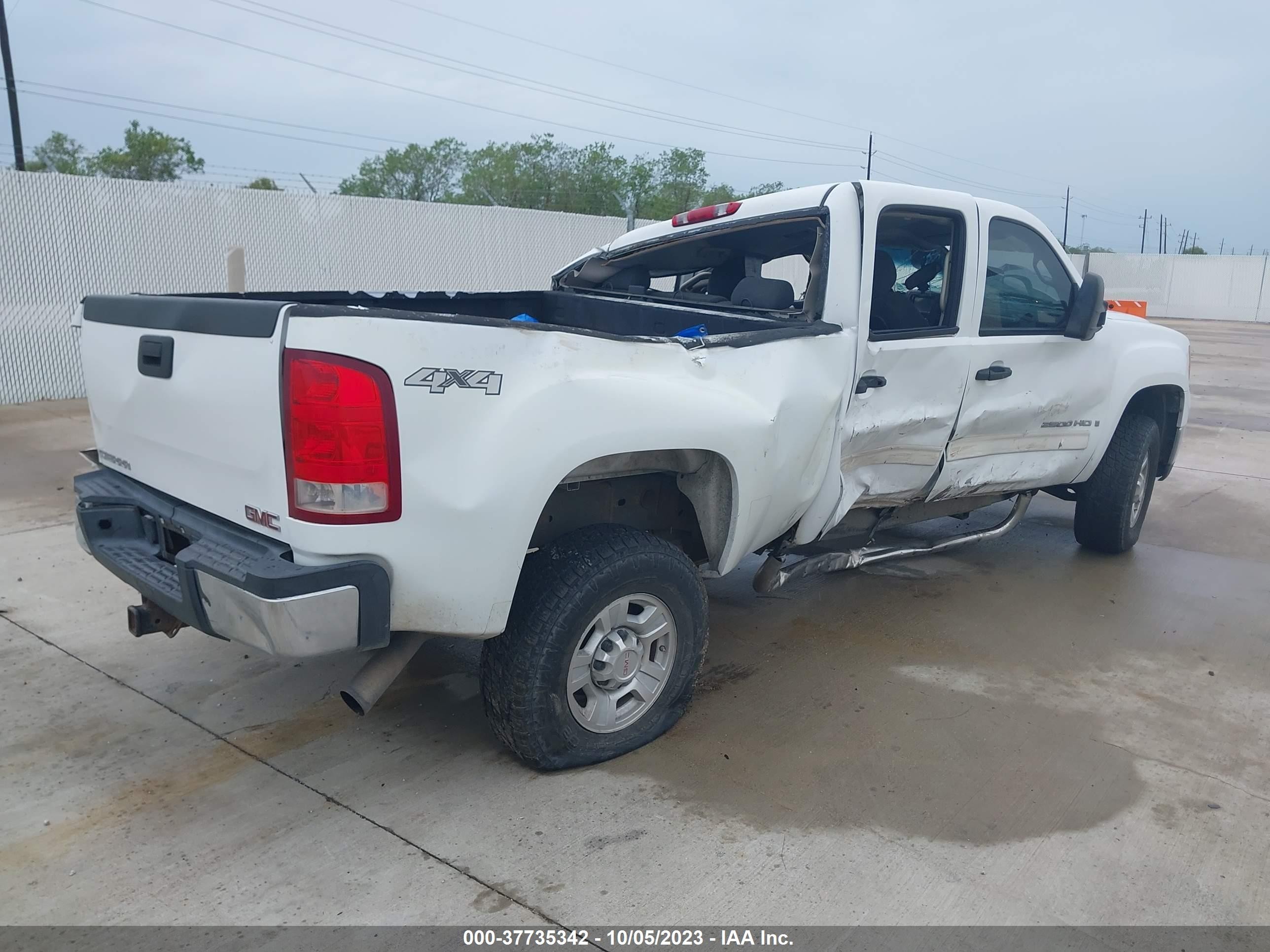 Photo 3 VIN: 1GTHK23K87F562077 - GMC SIERRA 