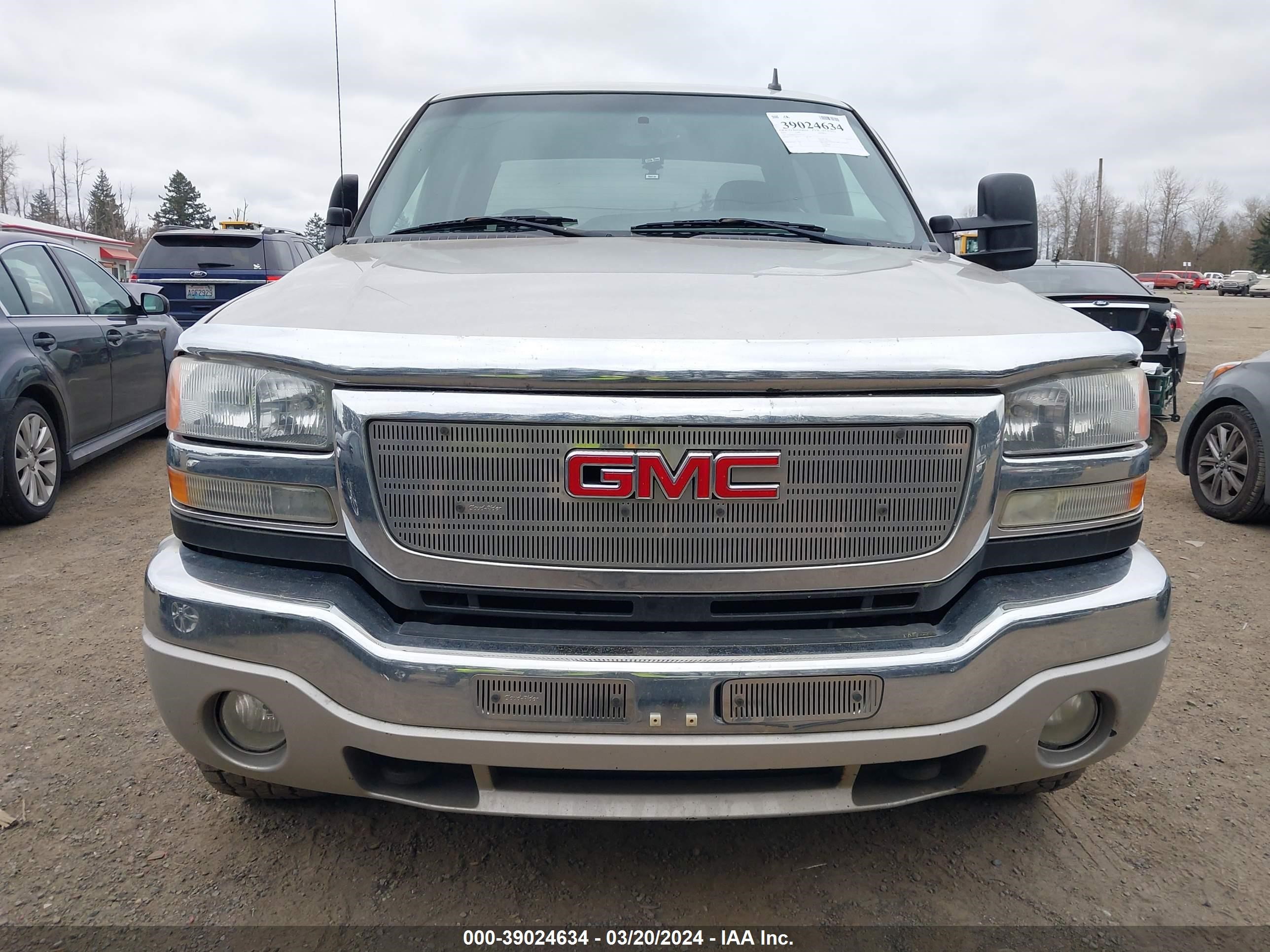 Photo 10 VIN: 1GTHK23U27F197297 - GMC SIERRA 