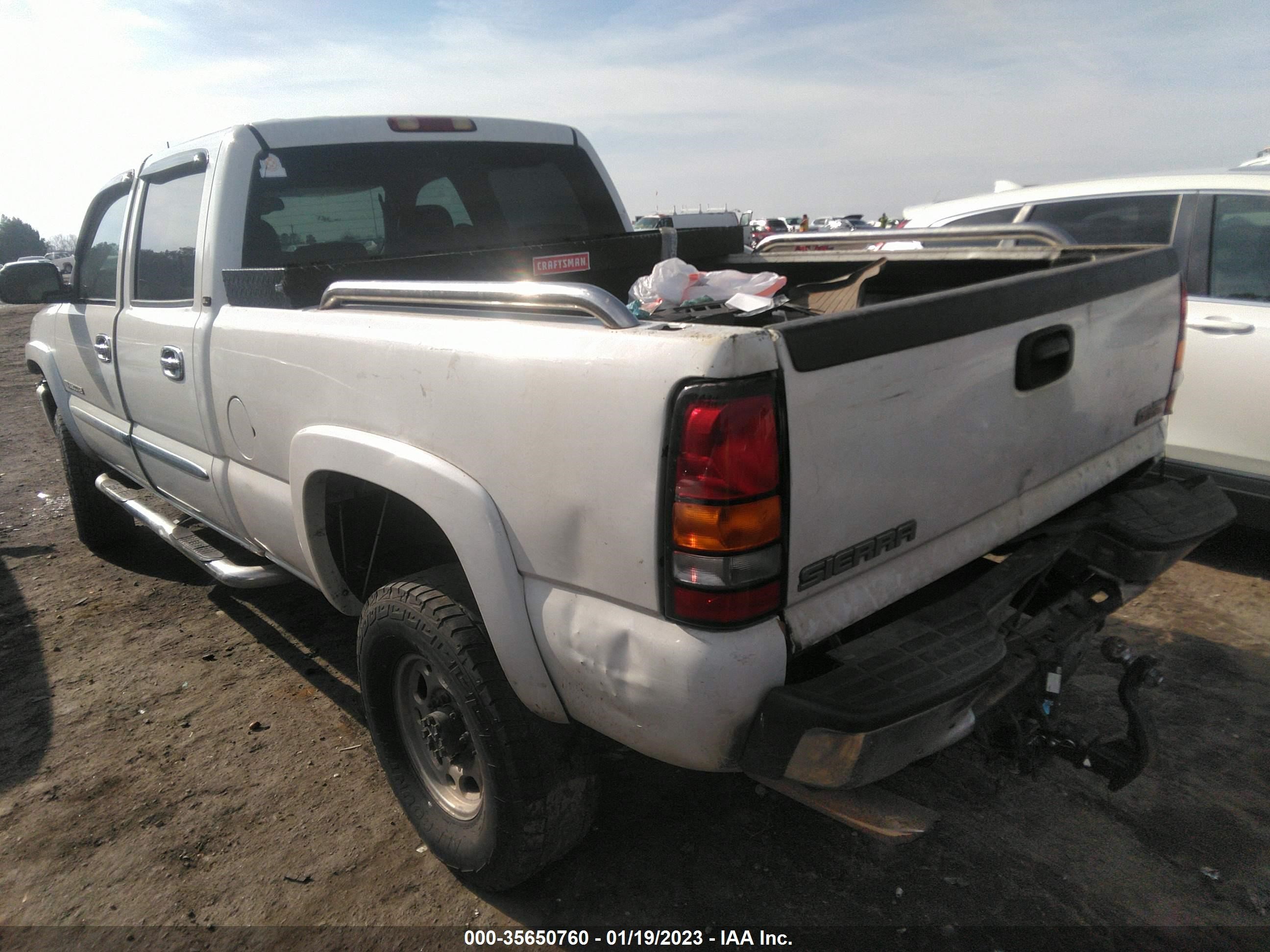 Photo 2 VIN: 1GTHK23U44F199368 - GMC SIERRA 