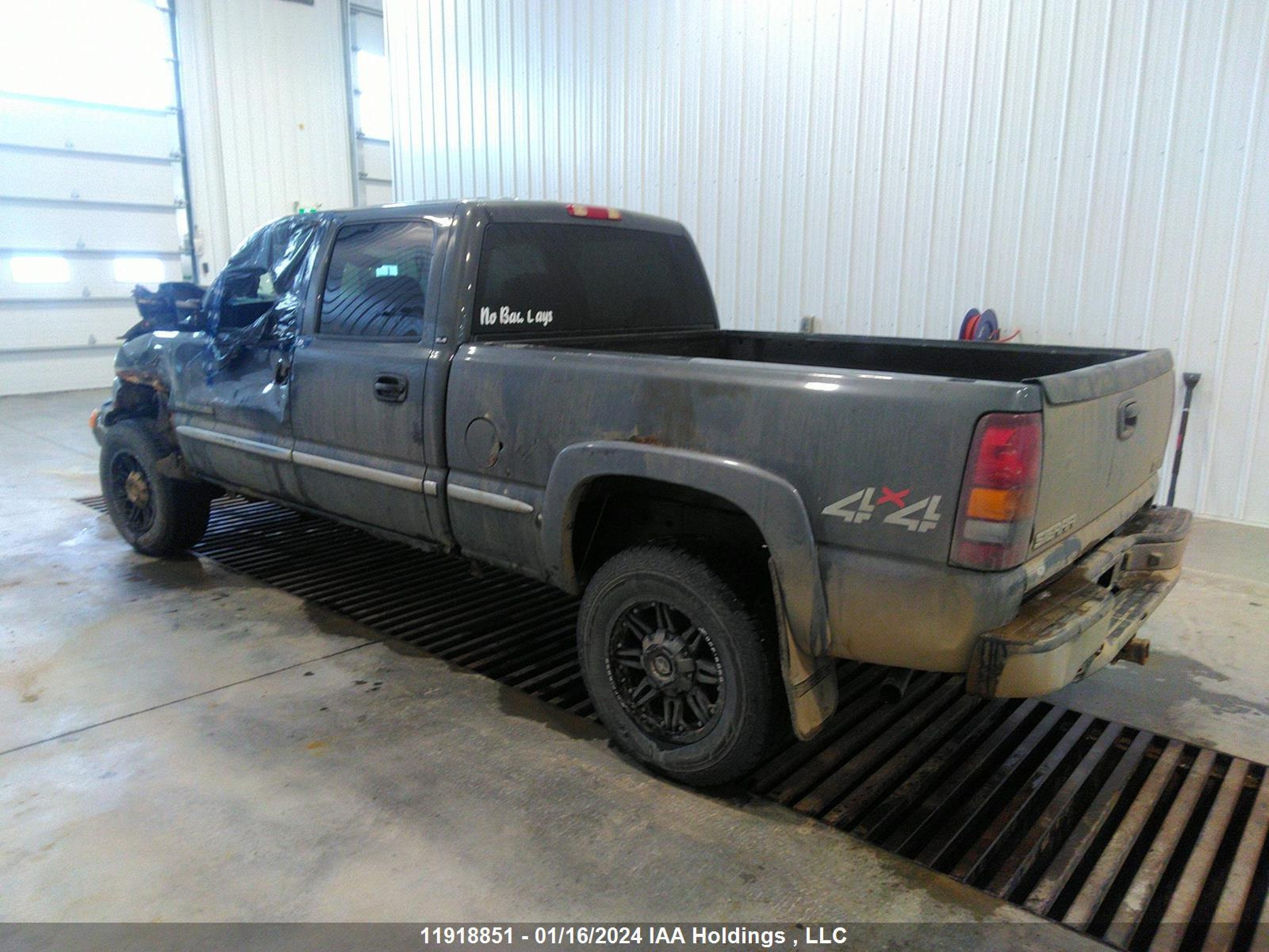 Photo 2 VIN: 1GTHK23U62F167650 - GMC SIERRA 