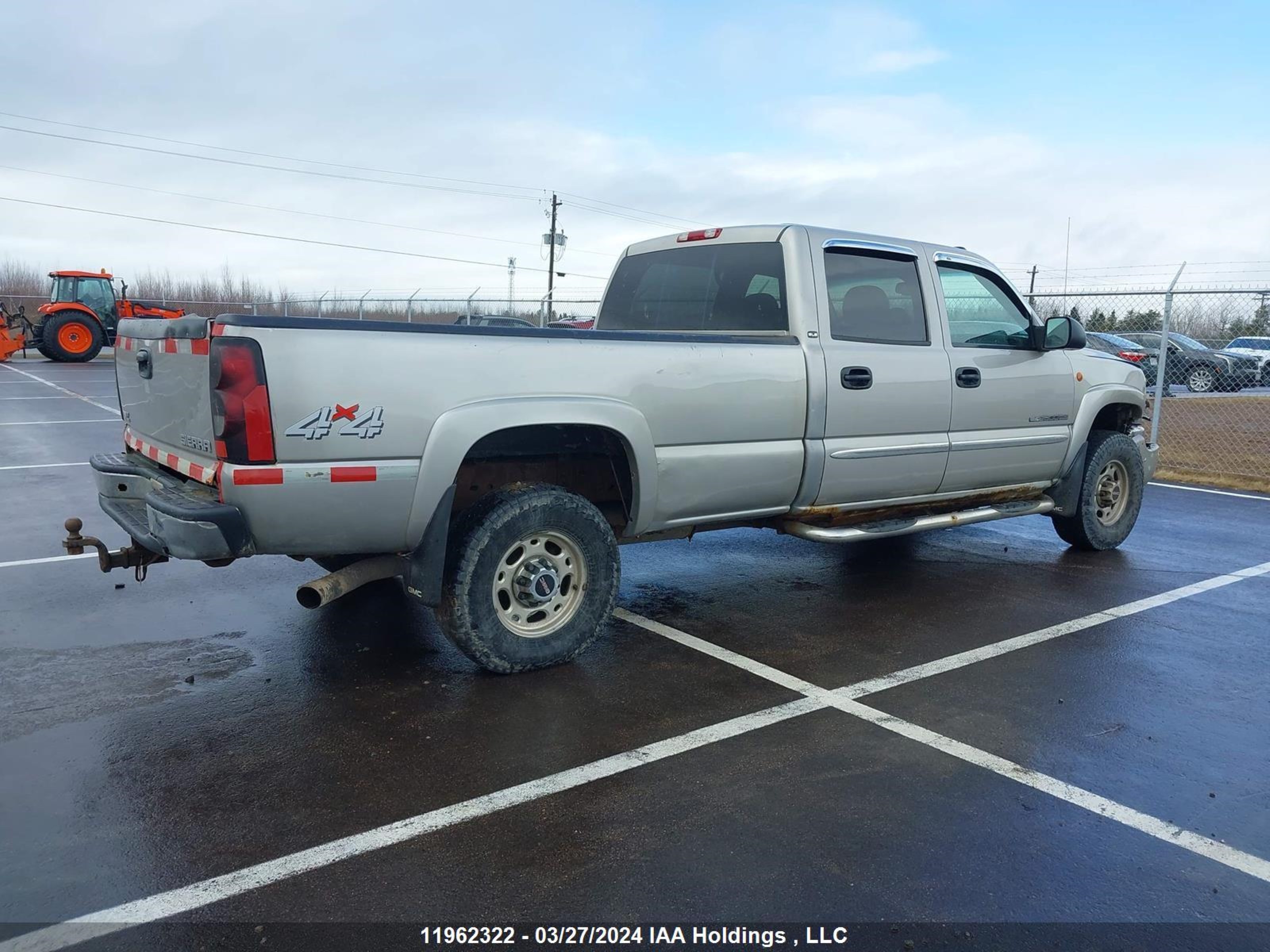 Photo 3 VIN: 1GTHK23U64F246352 - GMC SIERRA 