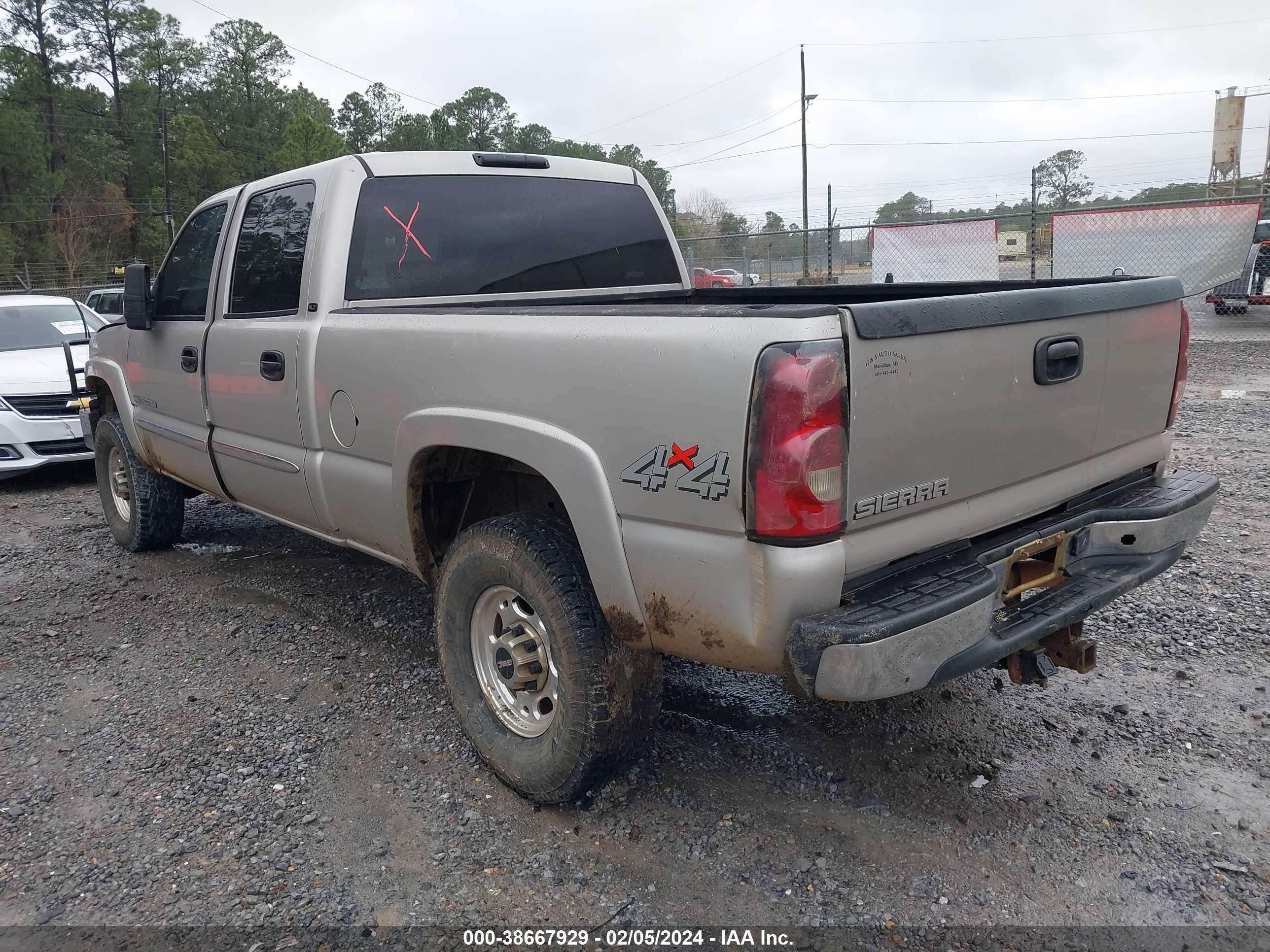 Photo 2 VIN: 1GTHK23U65F881749 - GMC SIERRA 