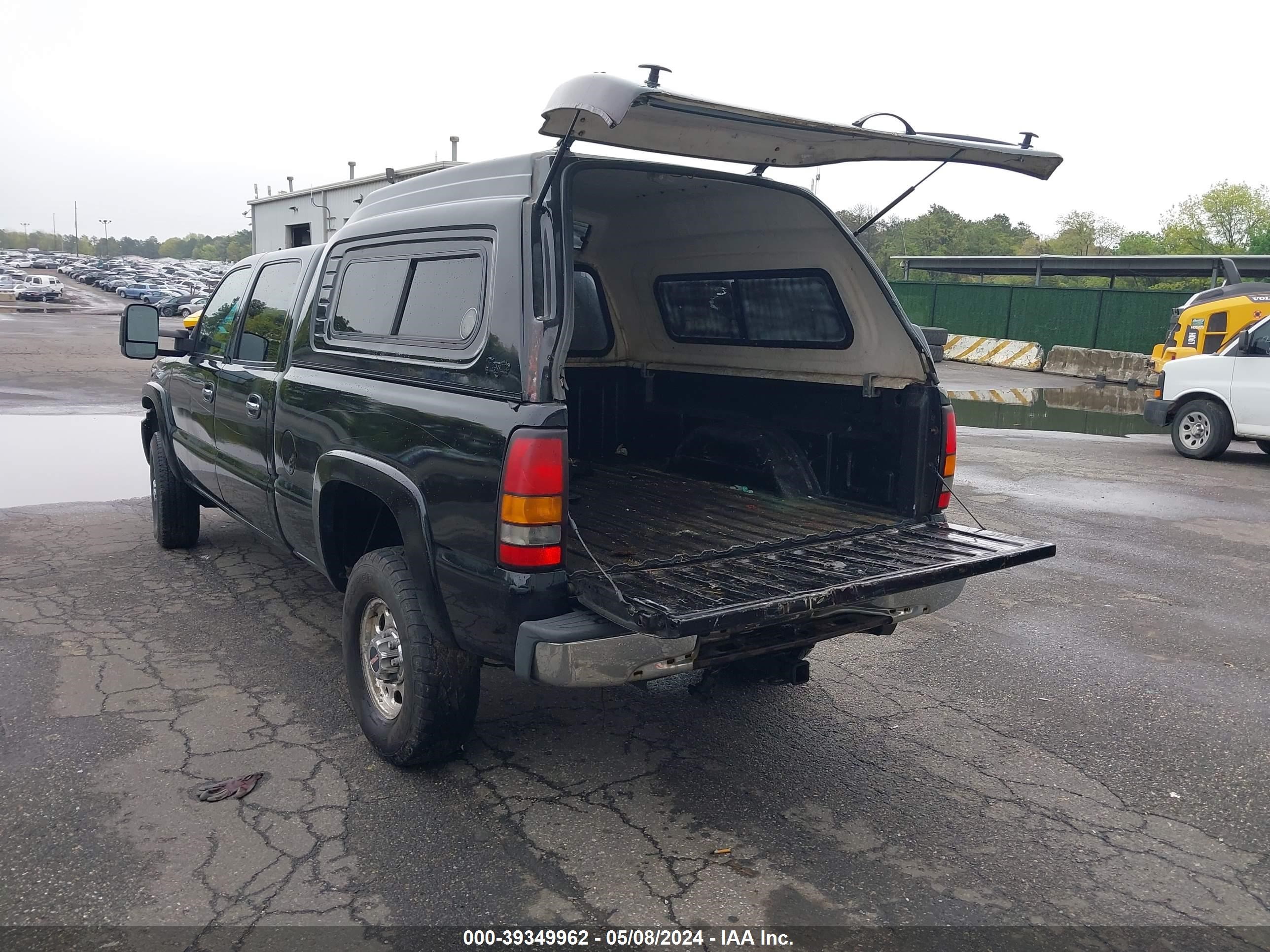 Photo 2 VIN: 1GTHK23U66F168397 - GMC SIERRA 