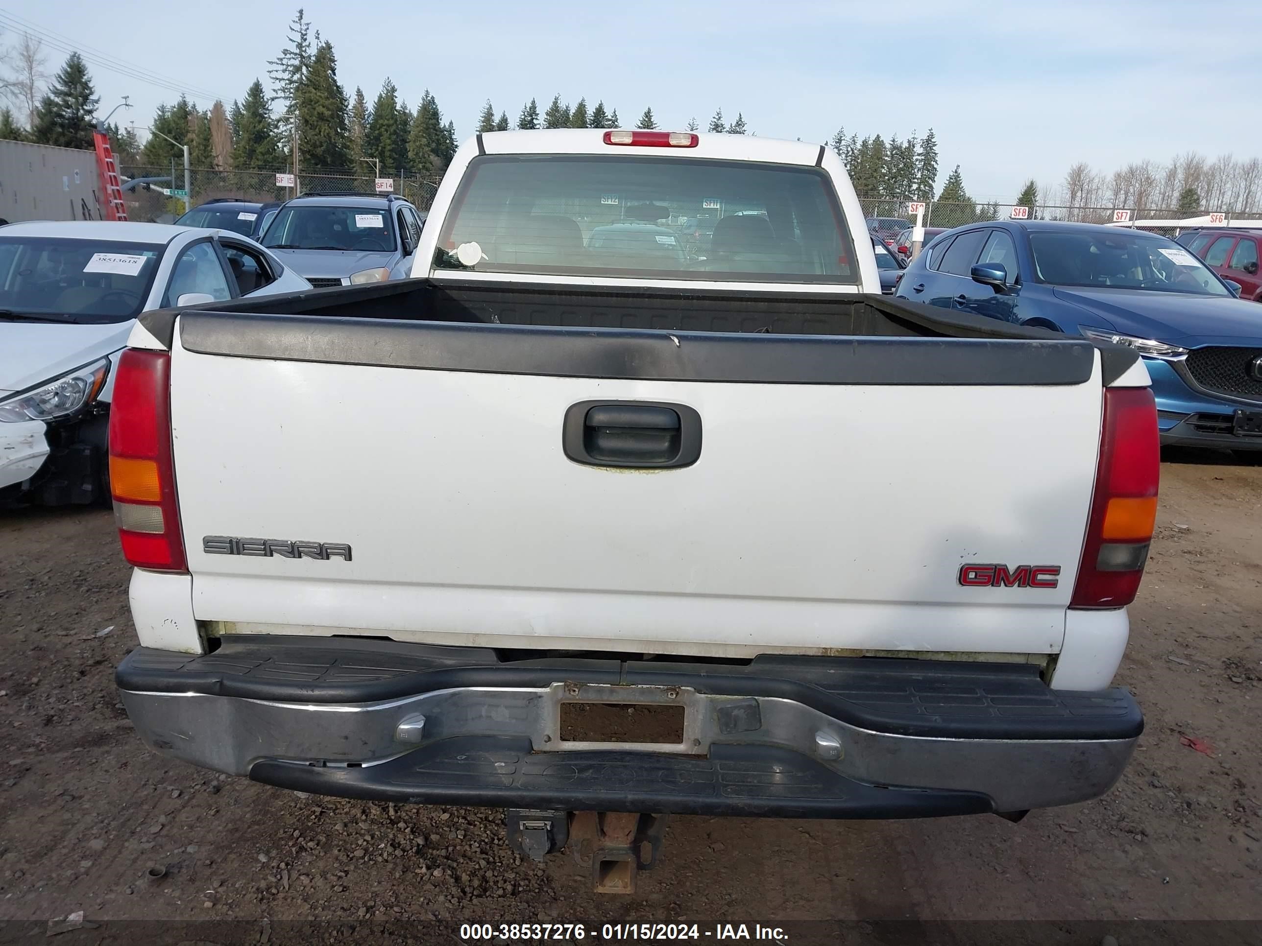 Photo 14 VIN: 1GTHK23U71F108878 - GMC SIERRA 