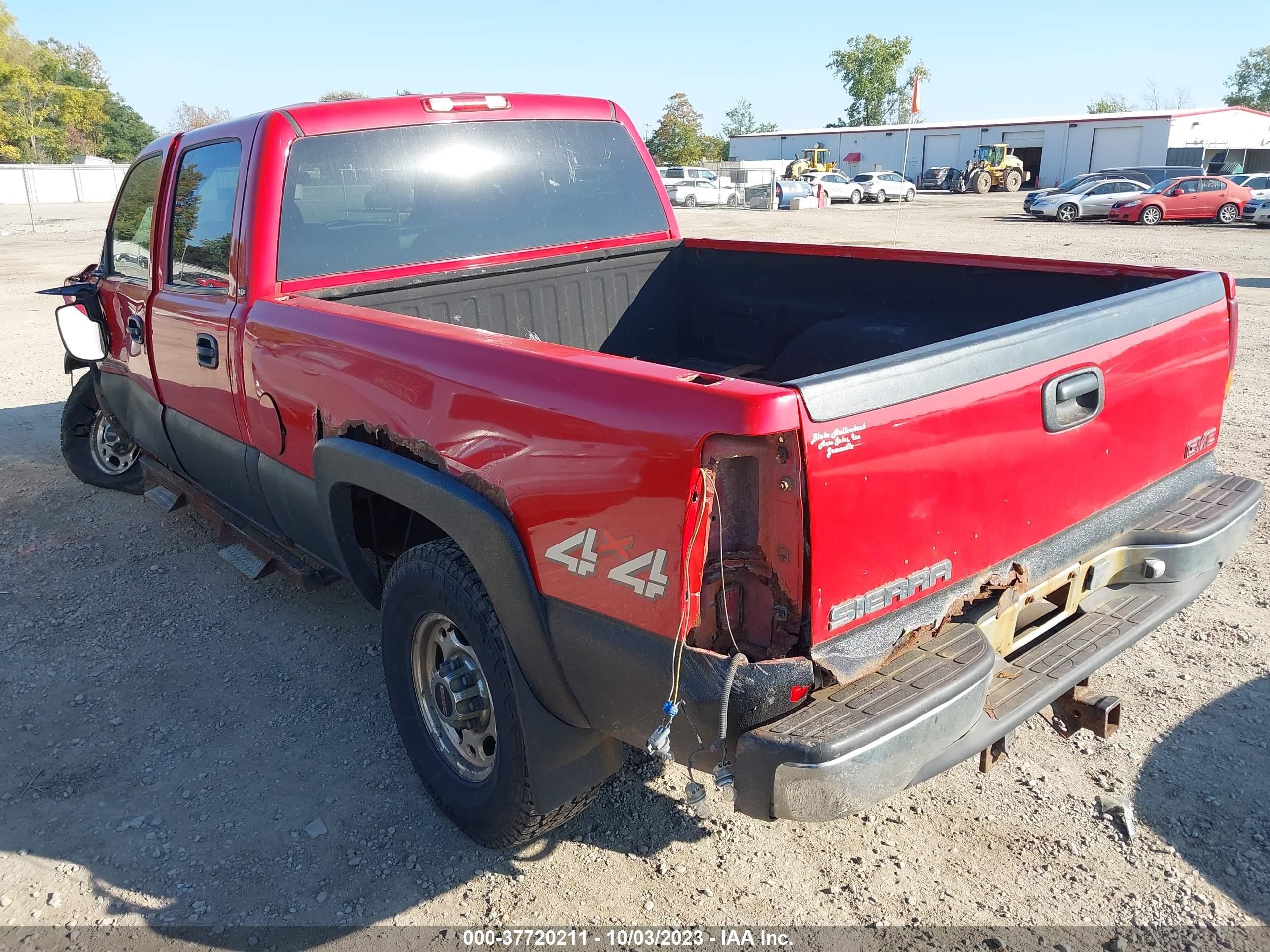 Photo 2 VIN: 1GTHK23U72F197059 - GMC SIERRA 