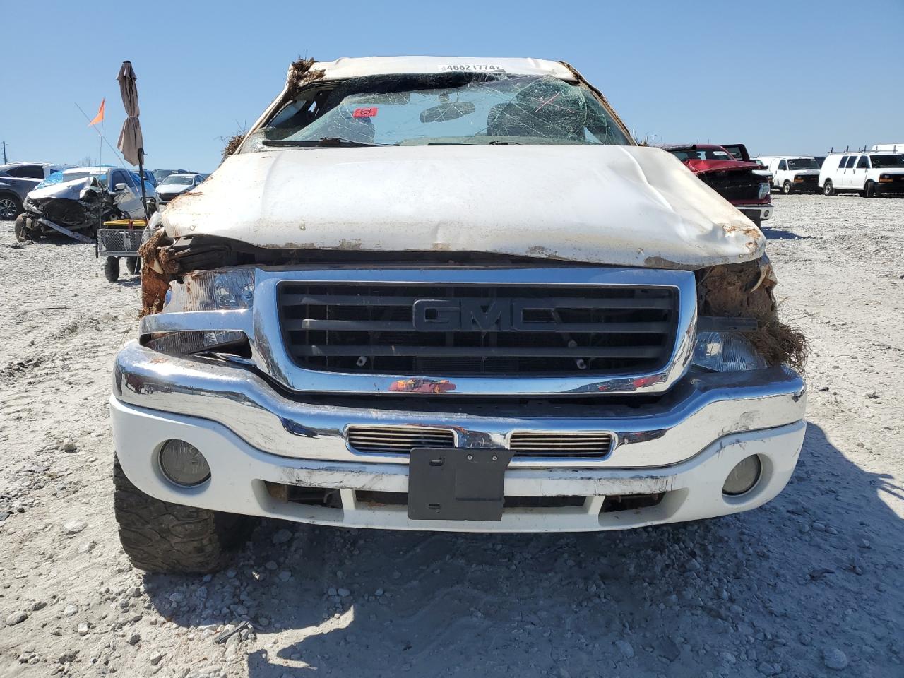 Photo 4 VIN: 1GTHK23U75F880304 - GMC SIERRA 