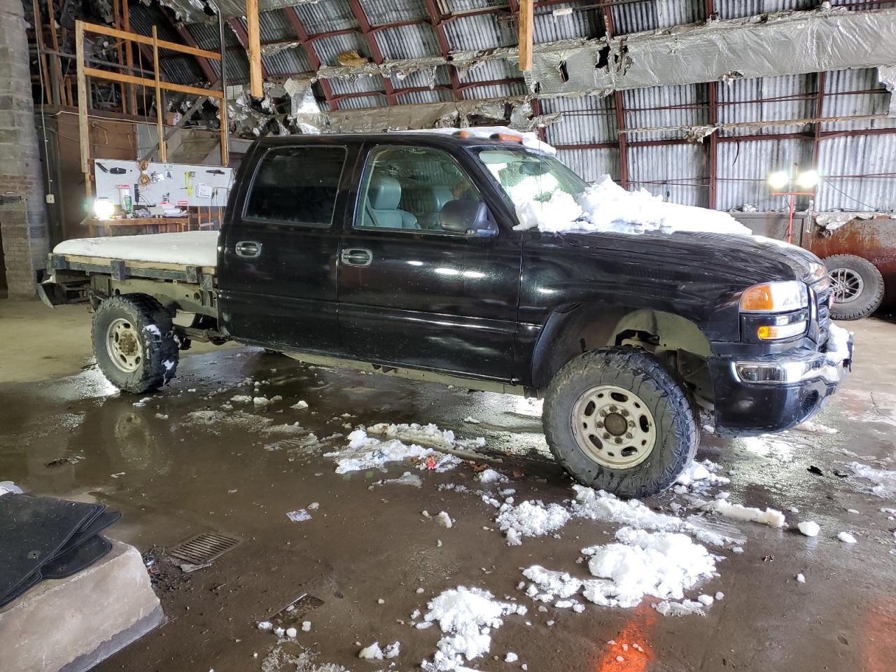 Photo 3 VIN: 1GTHK23U75F928268 - GMC SIERRA 