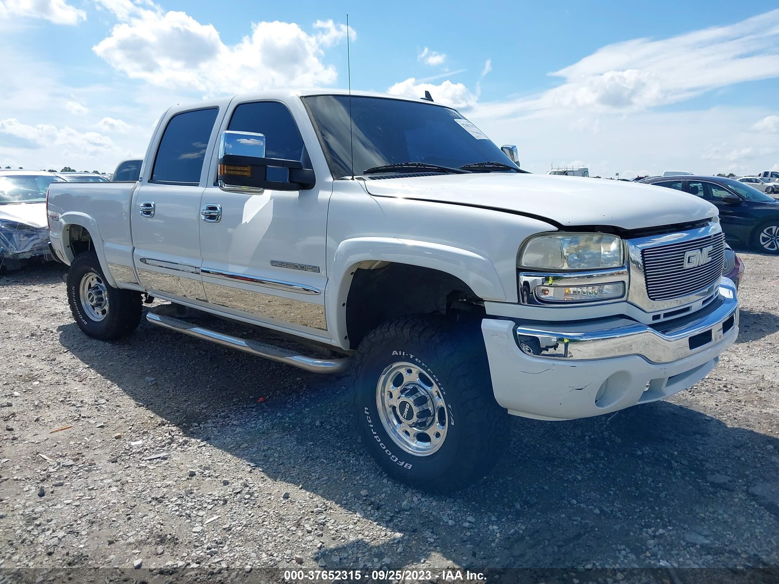 Photo 12 VIN: 1GTHK23U87F145429 - GMC SIERRA 