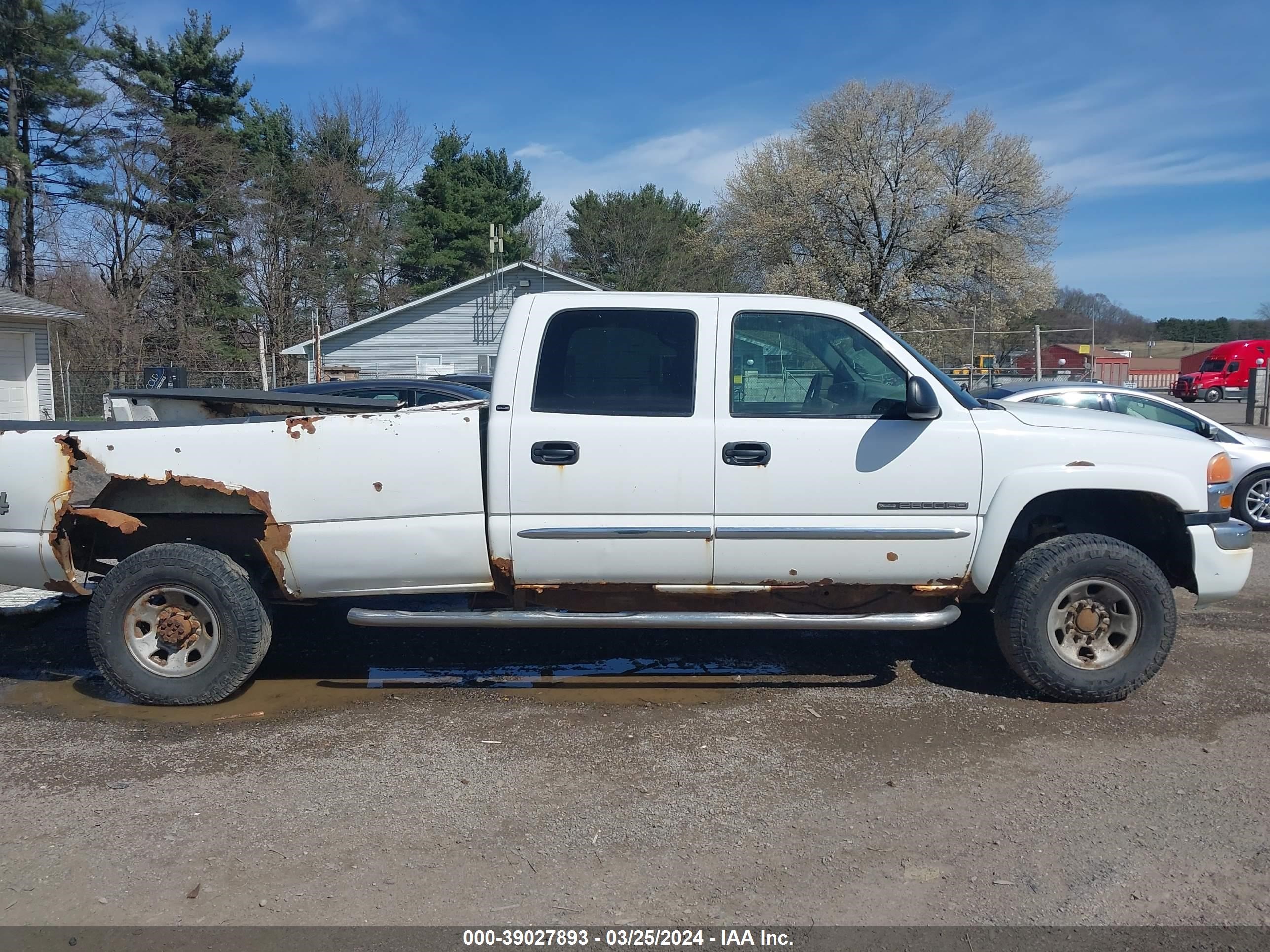 Photo 13 VIN: 1GTHK23U95F883897 - GMC SIERRA 