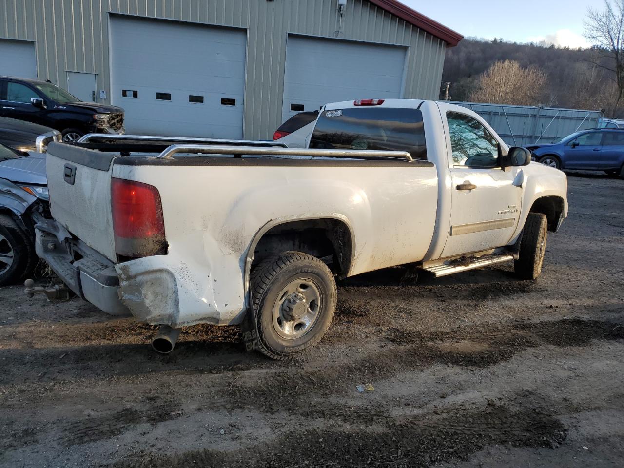 Photo 2 VIN: 1GTHK24638E116413 - GMC SIERRA 