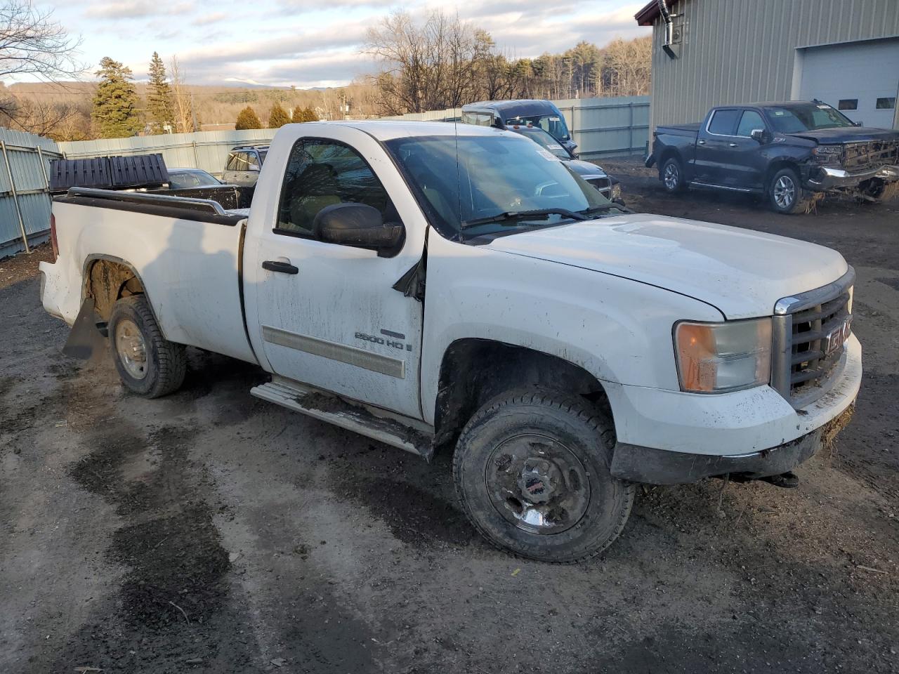 Photo 3 VIN: 1GTHK24638E116413 - GMC SIERRA 