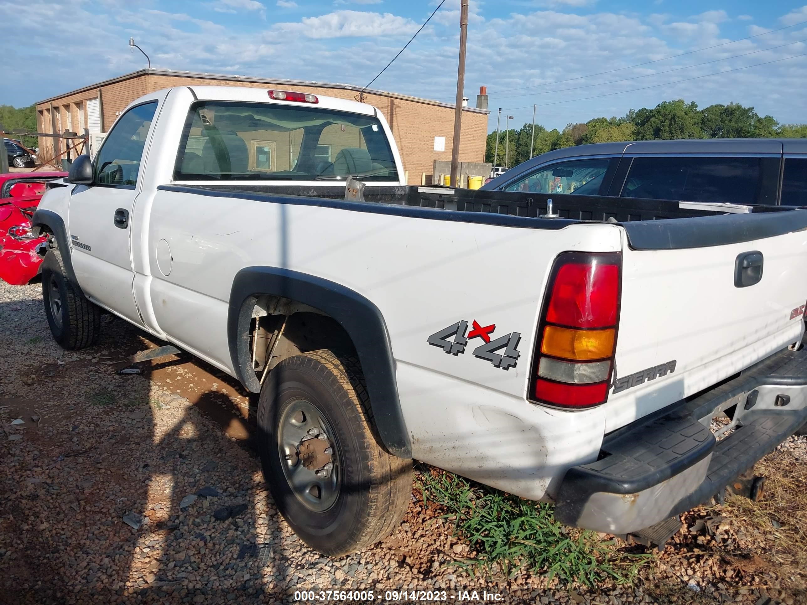 Photo 2 VIN: 1GTHK24D96E185070 - GMC SIERRA 