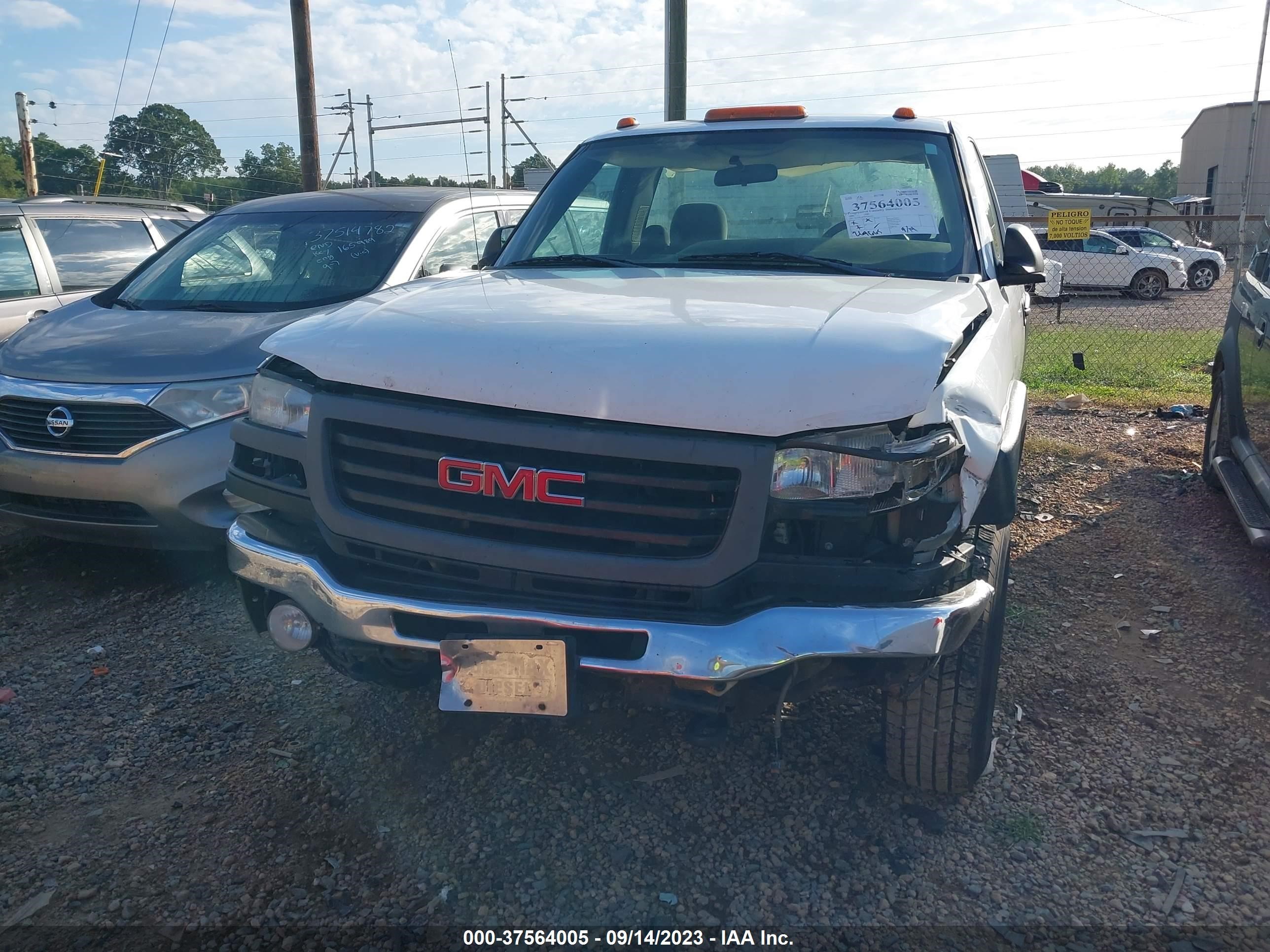 Photo 5 VIN: 1GTHK24D96E185070 - GMC SIERRA 