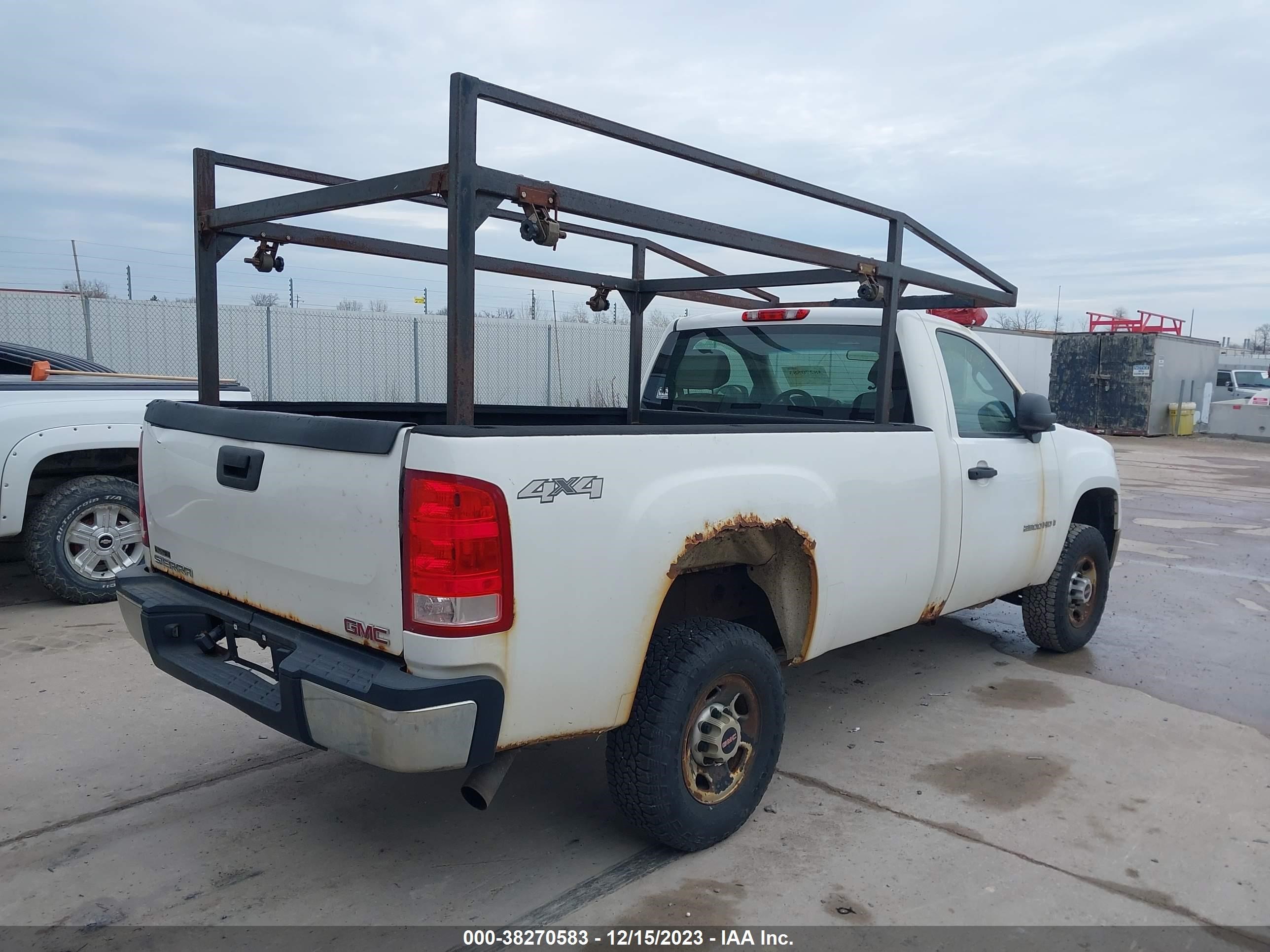 Photo 3 VIN: 1GTHK24K07E519020 - GMC SIERRA 