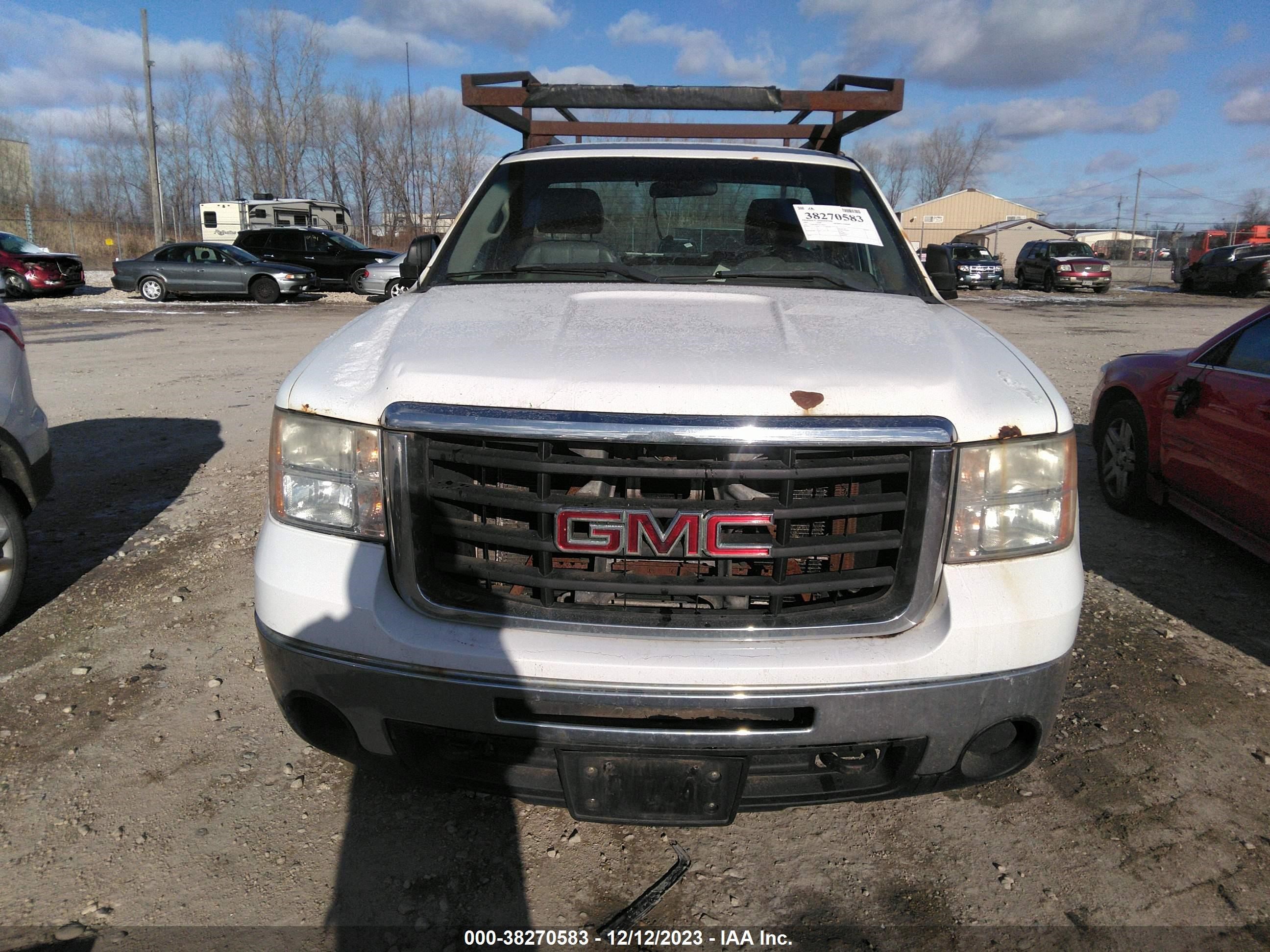 Photo 5 VIN: 1GTHK24K07E519020 - GMC SIERRA 