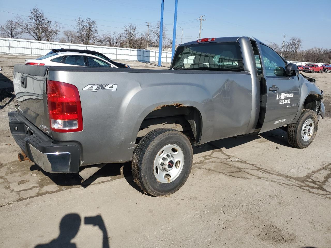 Photo 2 VIN: 1GTHK24K17E577623 - GMC SIERRA 