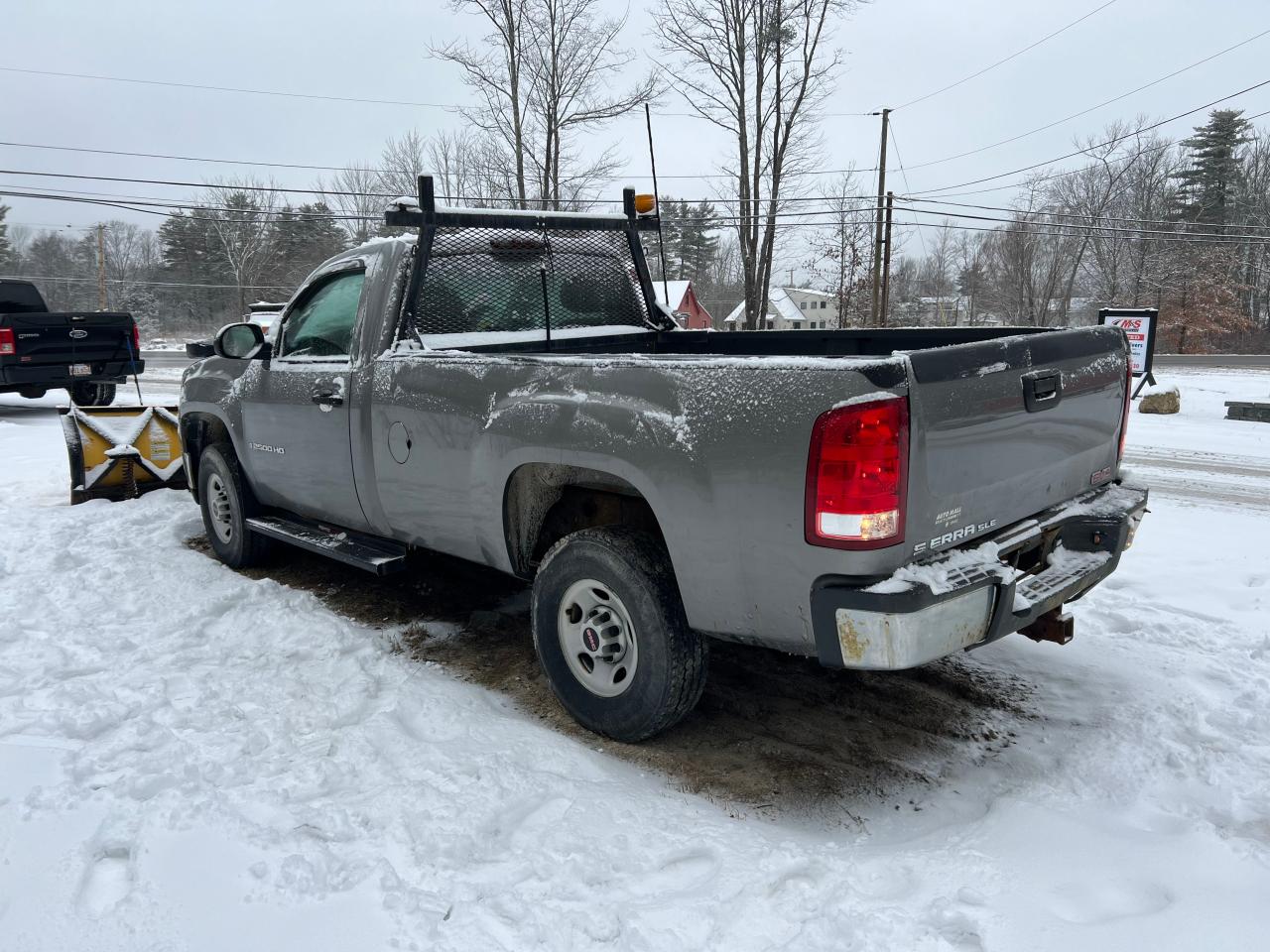 Photo 2 VIN: 1GTHK24K98E165967 - GMC SIERRA 