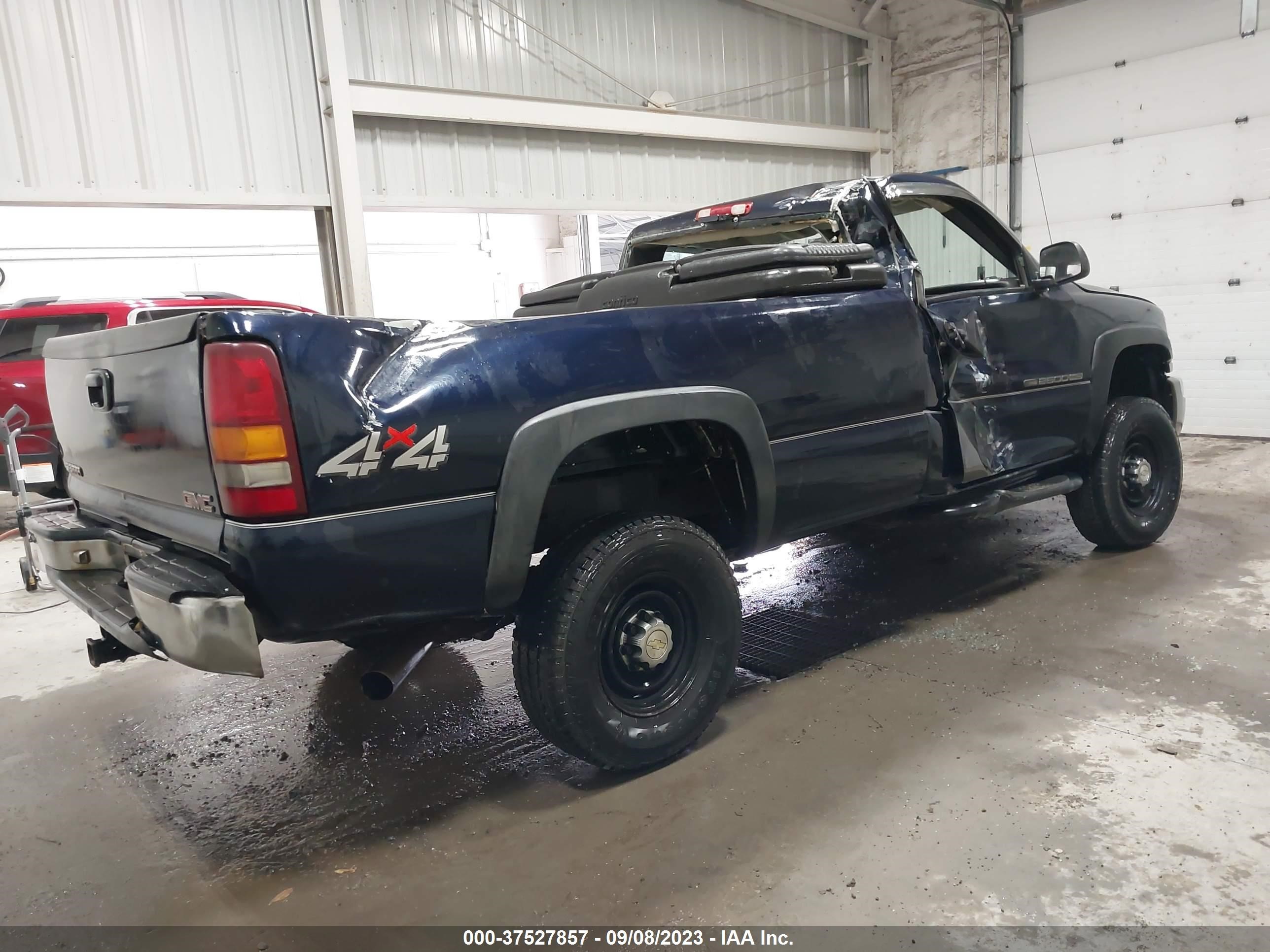 Photo 3 VIN: 1GTHK24U26E132937 - GMC SIERRA 