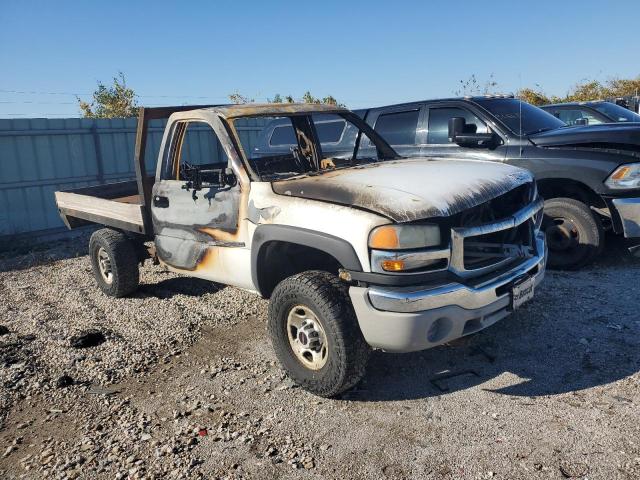 Photo 3 VIN: 1GTHK24U45E225988 - GMC SIERRA 