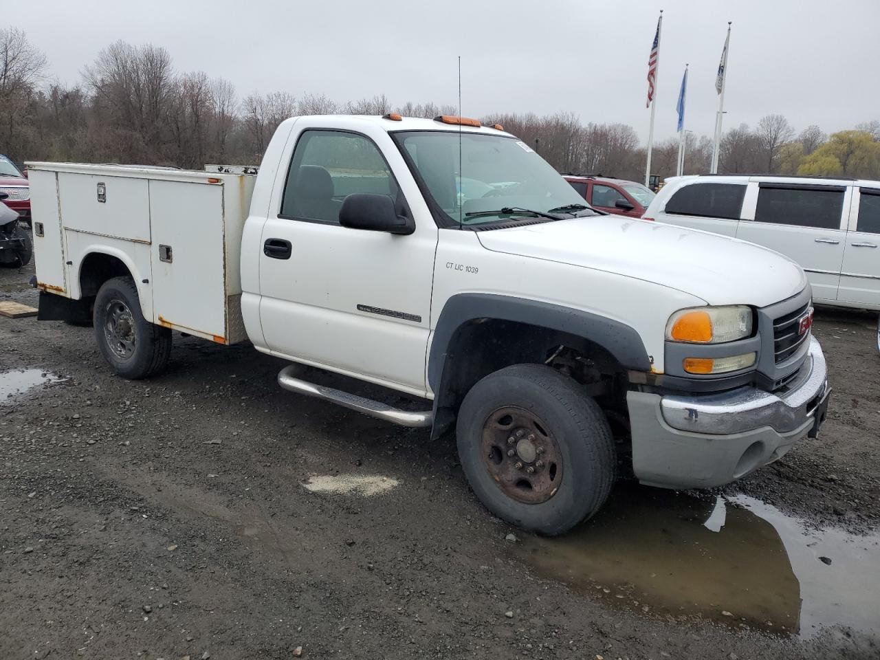 Photo 3 VIN: 1GTHK24U85E338584 - GMC SIERRA 