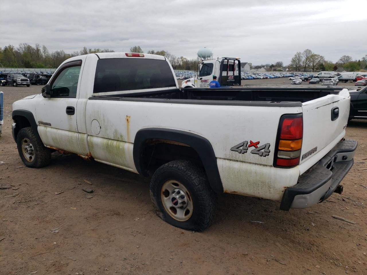 Photo 1 VIN: 1GTHK24U97E147680 - GMC SIERRA 