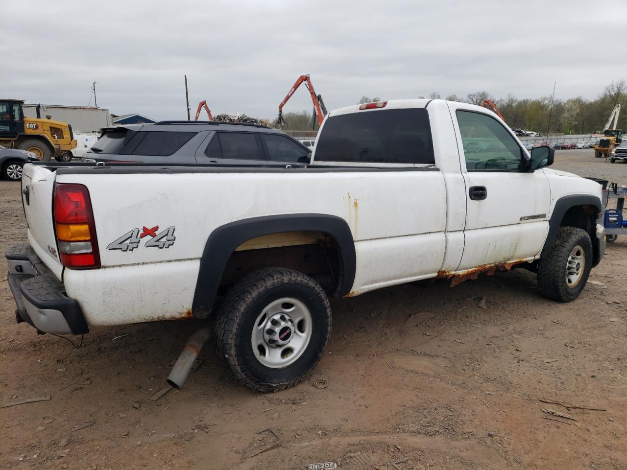 Photo 2 VIN: 1GTHK24U97E147680 - GMC SIERRA 