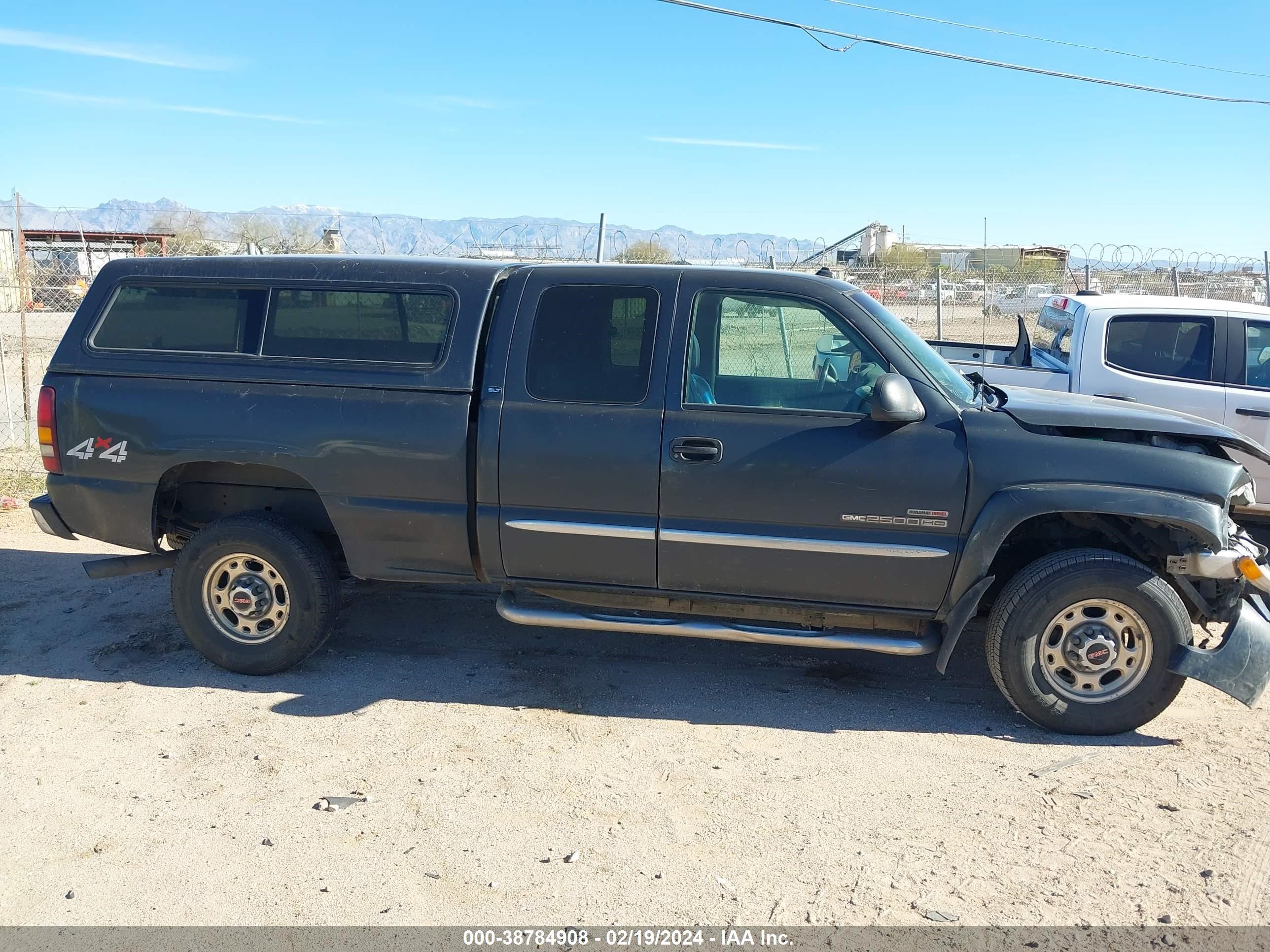 Photo 12 VIN: 1GTHK29103E337389 - GMC SIERRA 