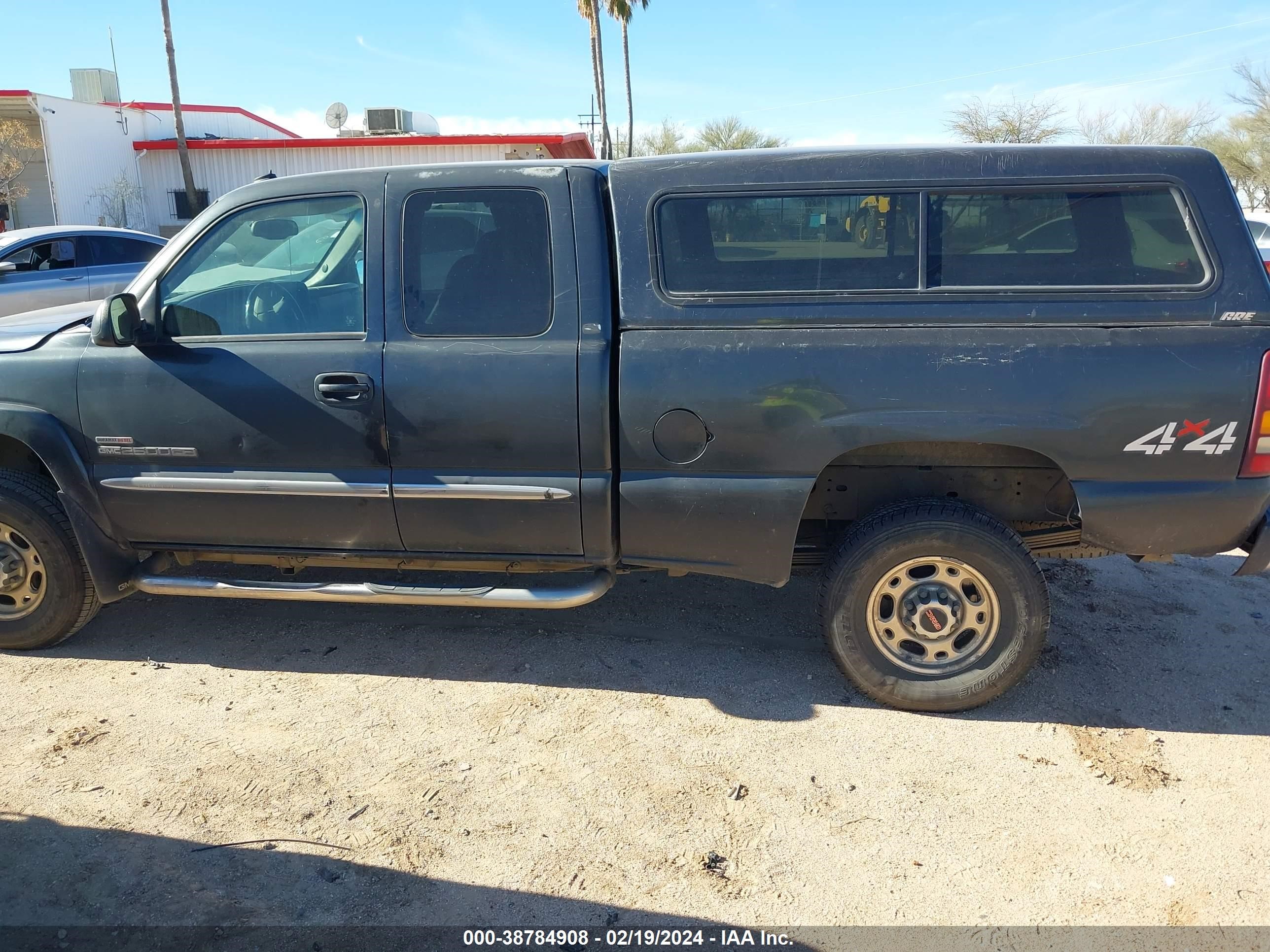 Photo 13 VIN: 1GTHK29103E337389 - GMC SIERRA 