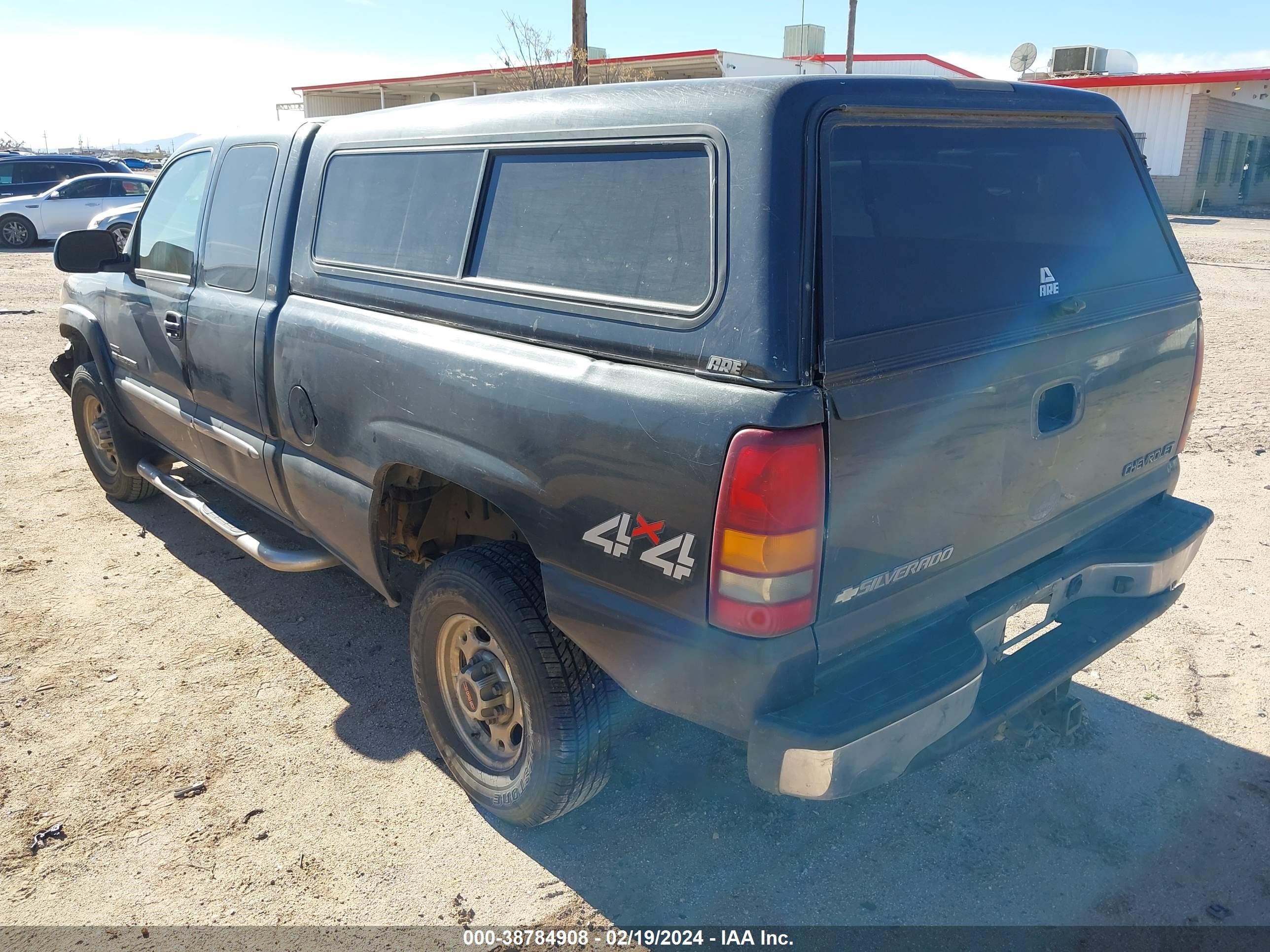 Photo 2 VIN: 1GTHK29103E337389 - GMC SIERRA 