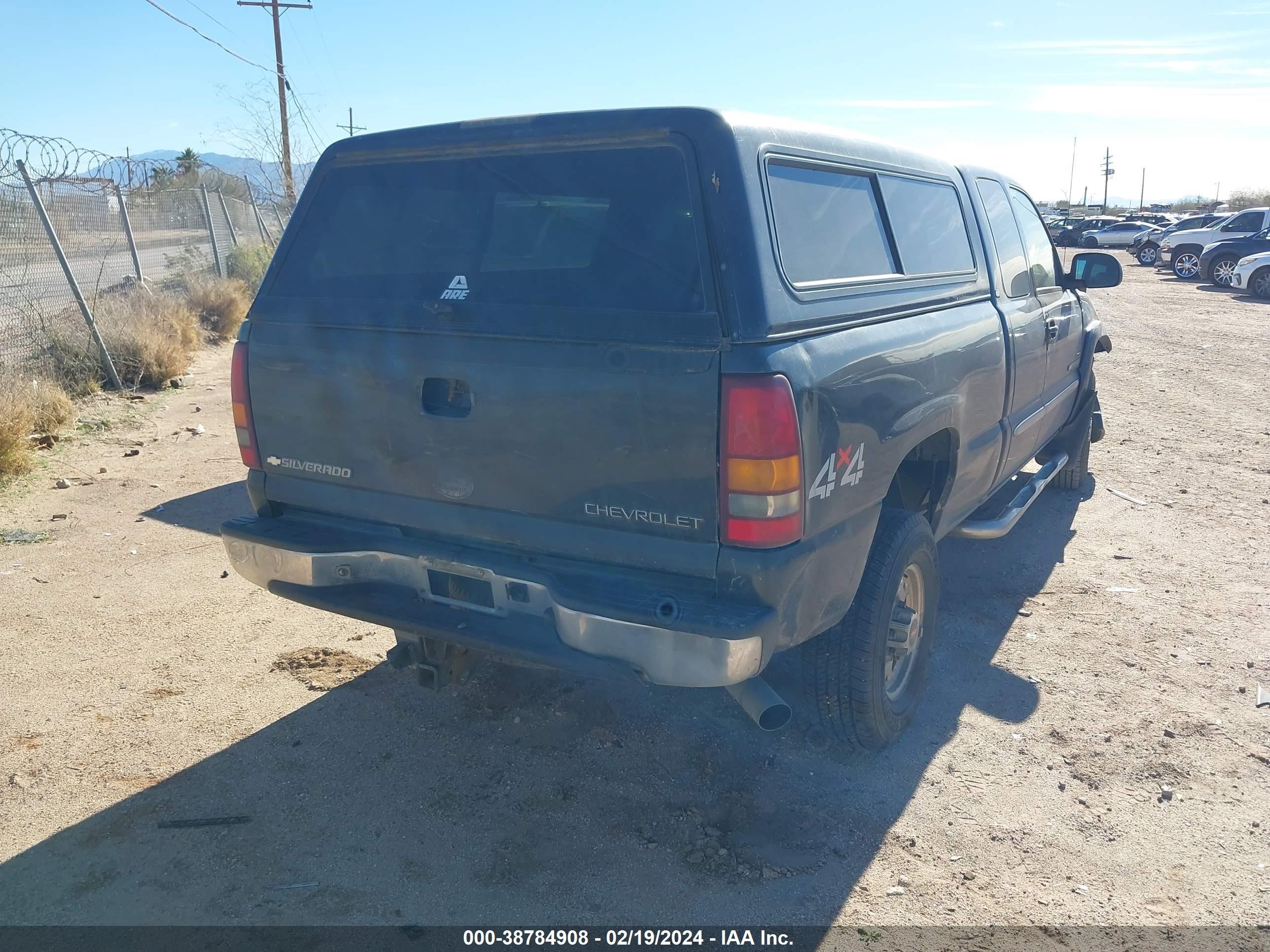 Photo 3 VIN: 1GTHK29103E337389 - GMC SIERRA 