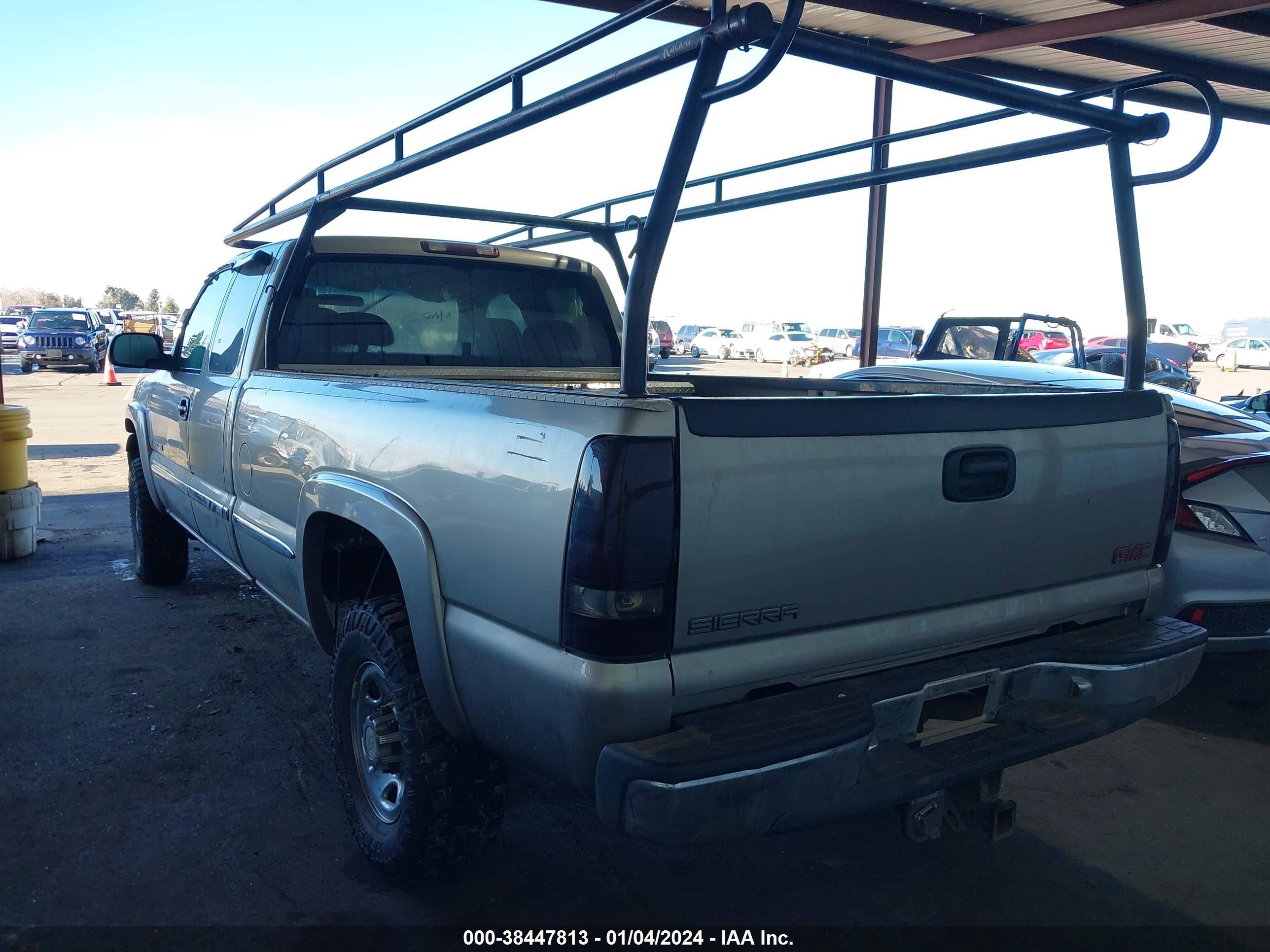 Photo 2 VIN: 1GTHK29111E327743 - GMC SIERRA 