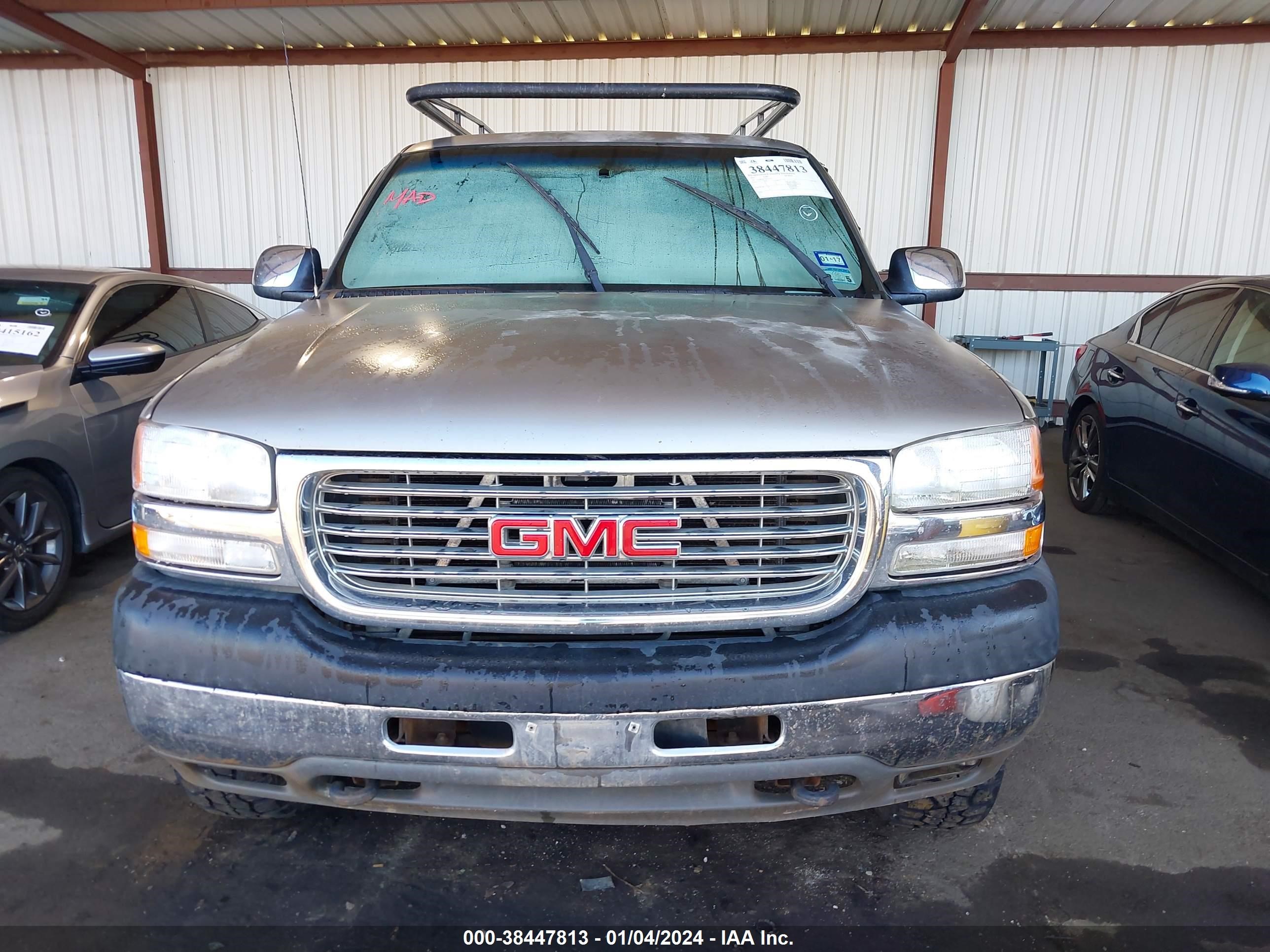 Photo 5 VIN: 1GTHK29111E327743 - GMC SIERRA 