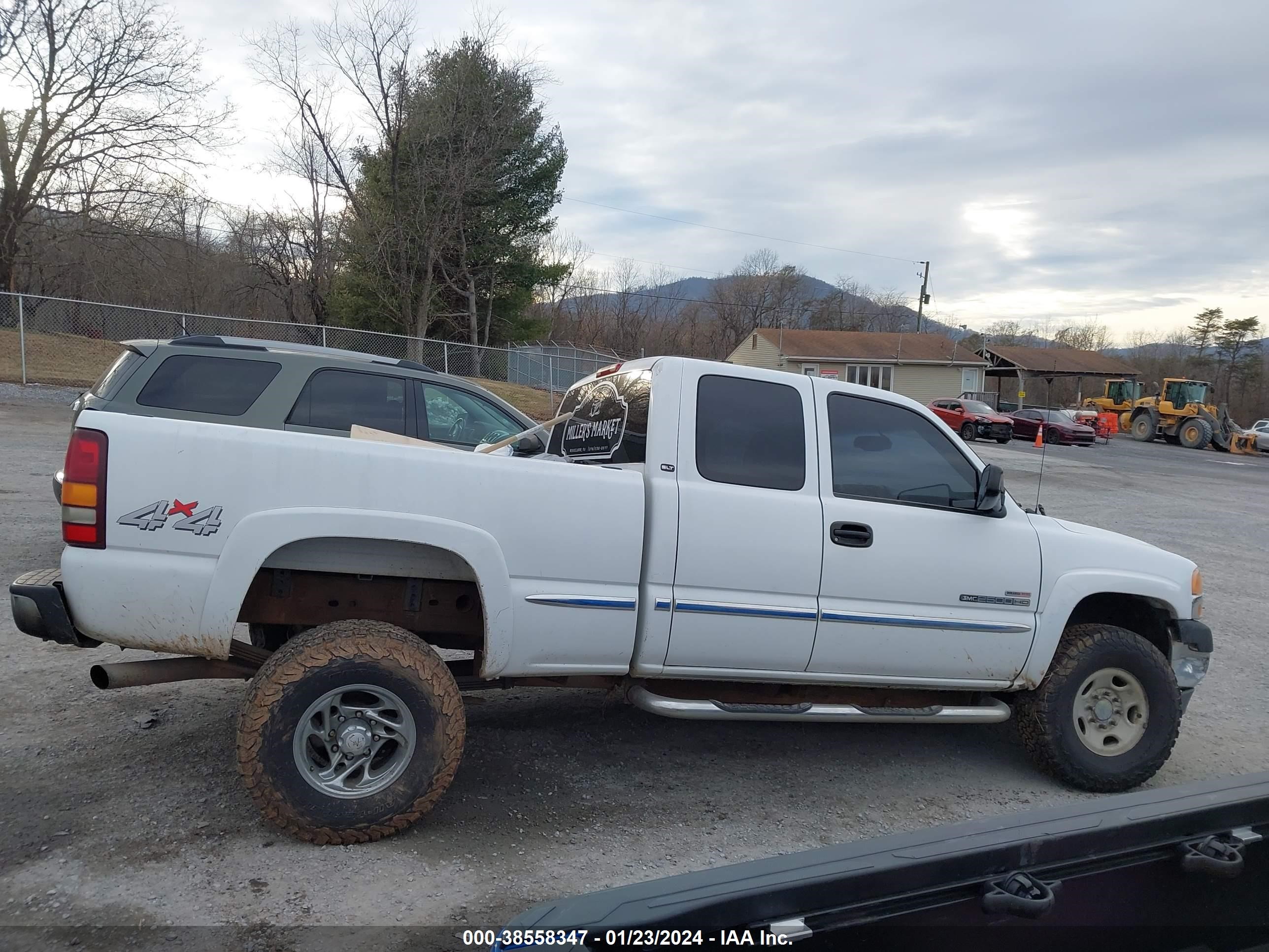 Photo 13 VIN: 1GTHK29111E346020 - GMC SIERRA 