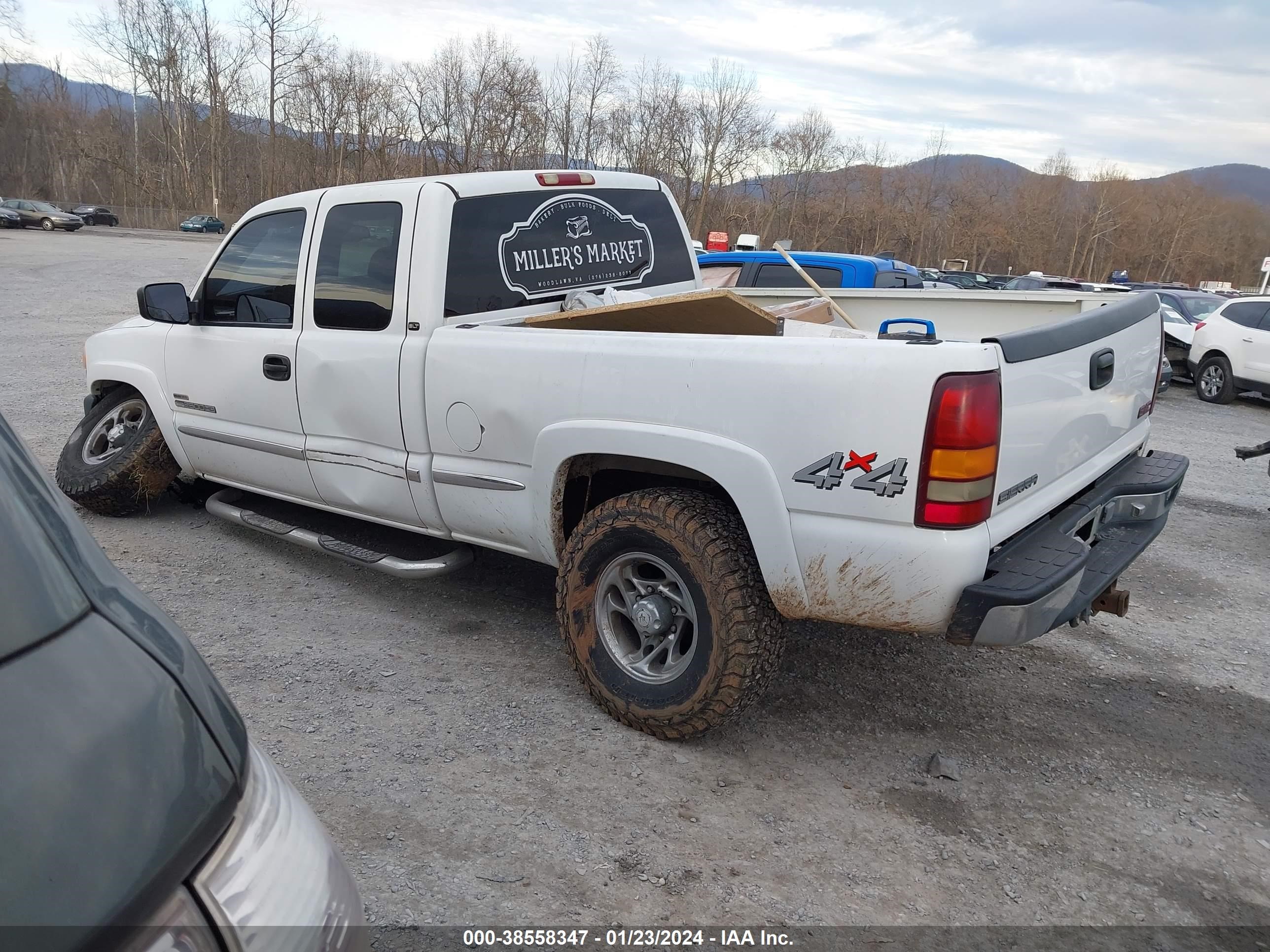 Photo 2 VIN: 1GTHK29111E346020 - GMC SIERRA 