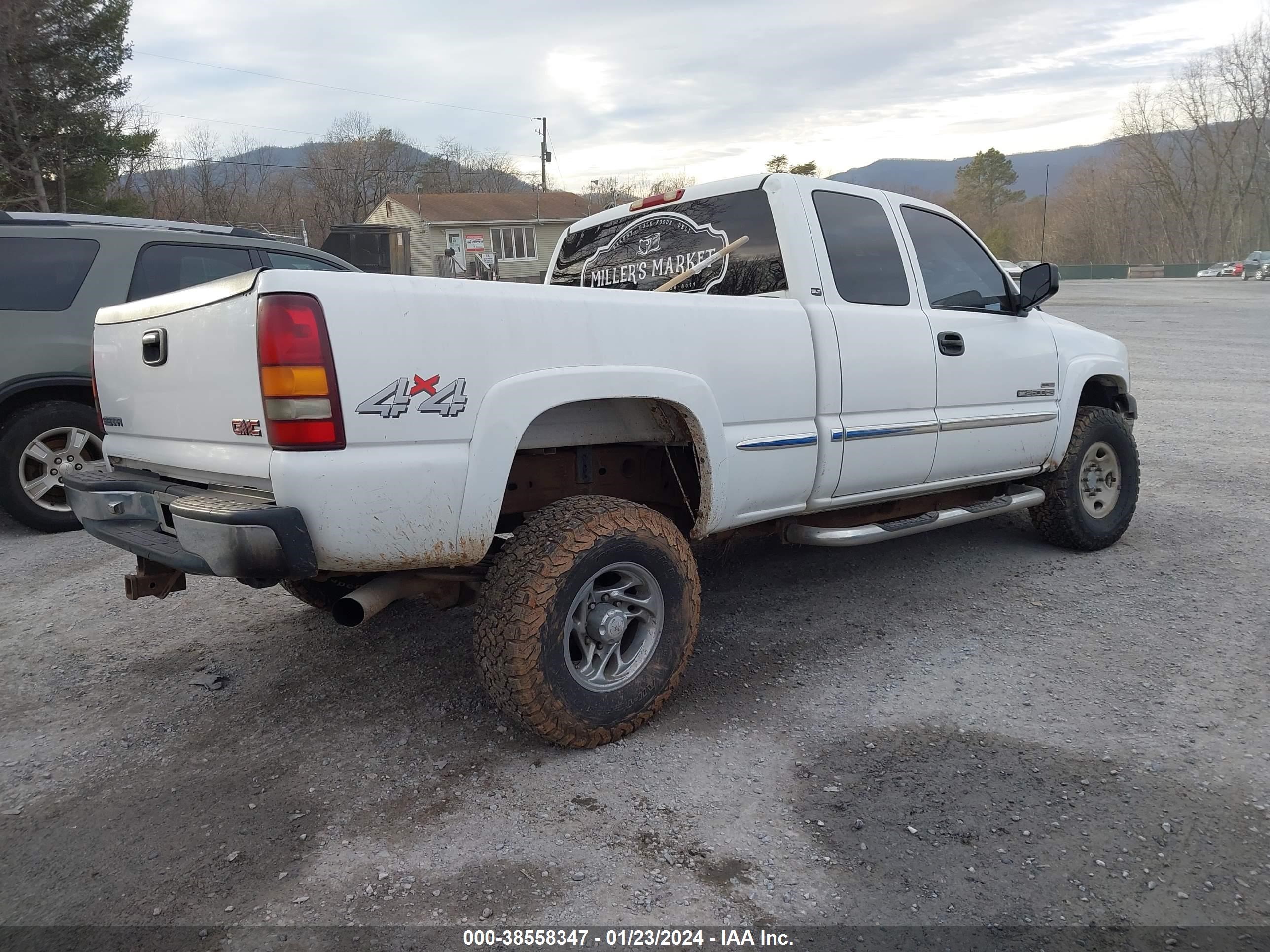 Photo 3 VIN: 1GTHK29111E346020 - GMC SIERRA 