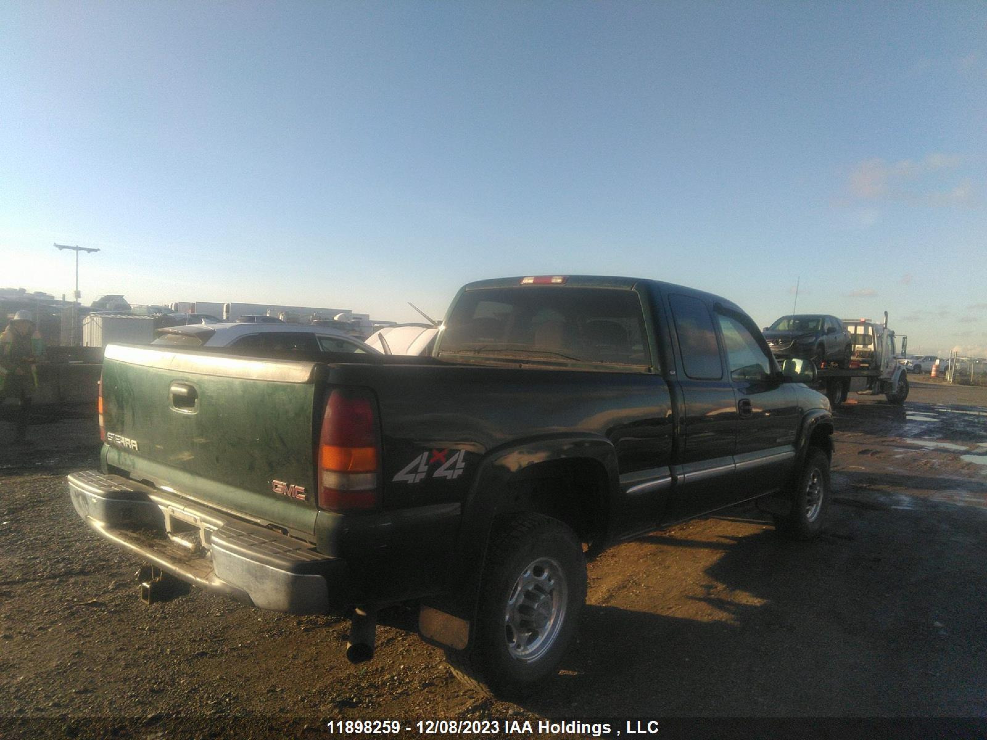 Photo 3 VIN: 1GTHK29112E258859 - GMC SIERRA 