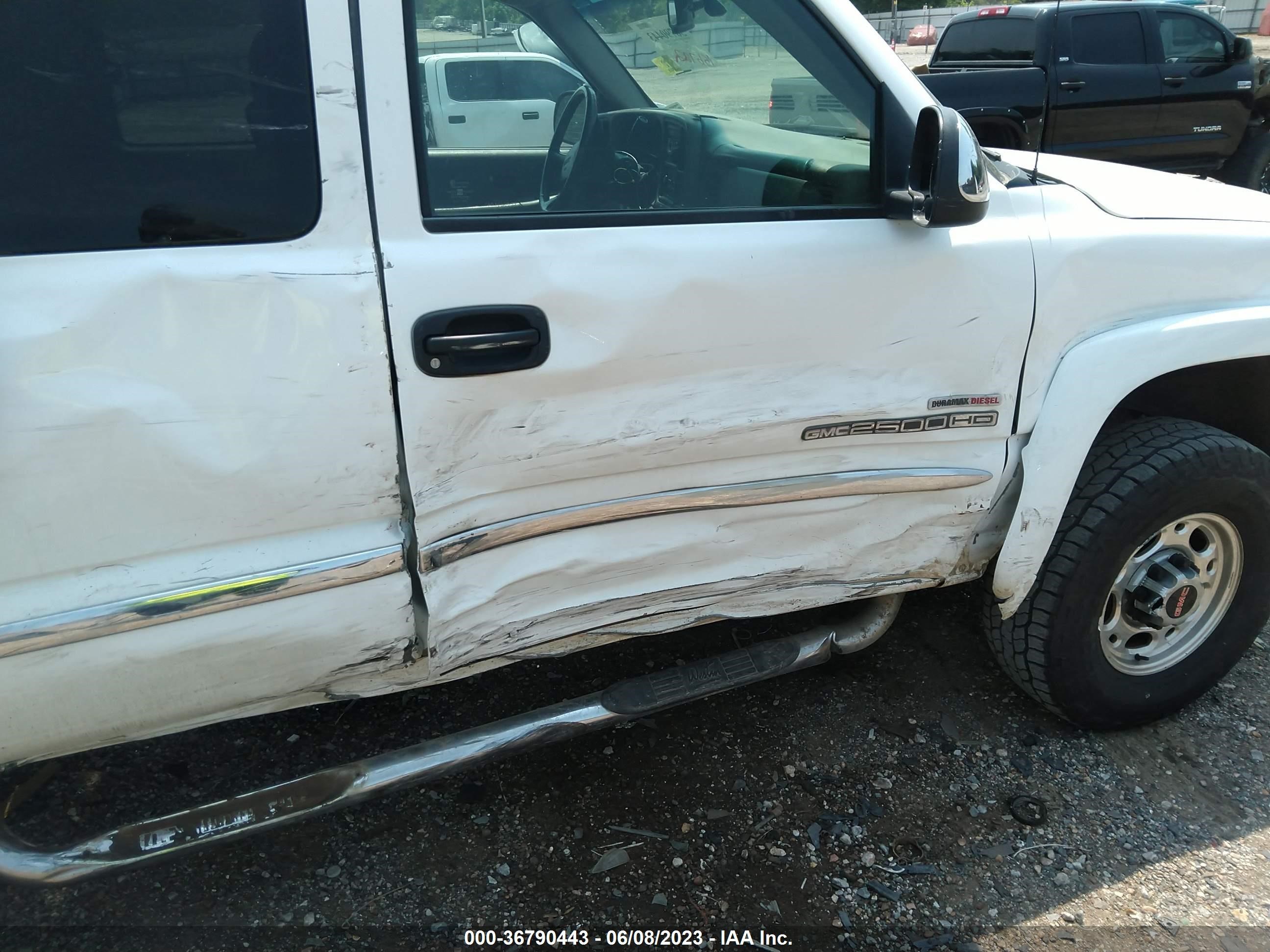 Photo 11 VIN: 1GTHK29152E259688 - GMC SIERRA 