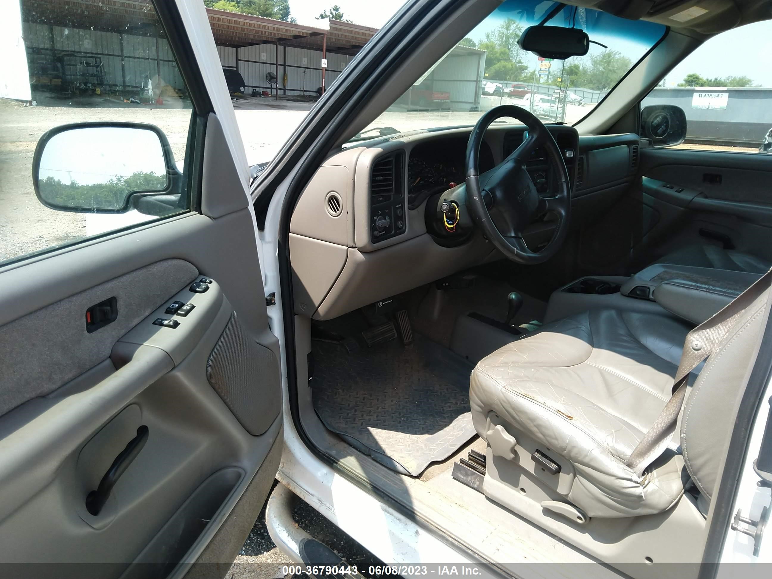 Photo 4 VIN: 1GTHK29152E259688 - GMC SIERRA 