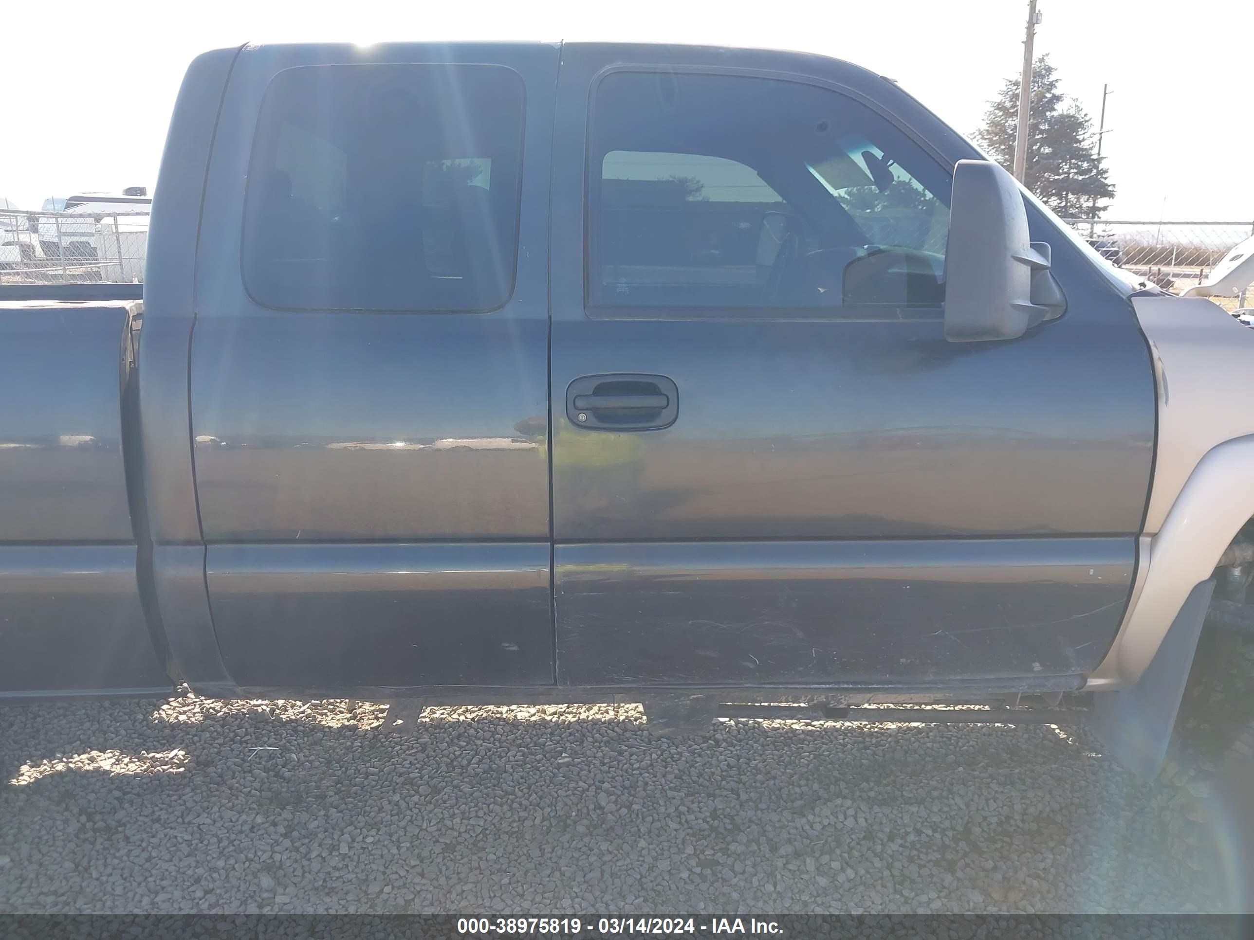 Photo 13 VIN: 1GTHK29192E184414 - GMC SIERRA 